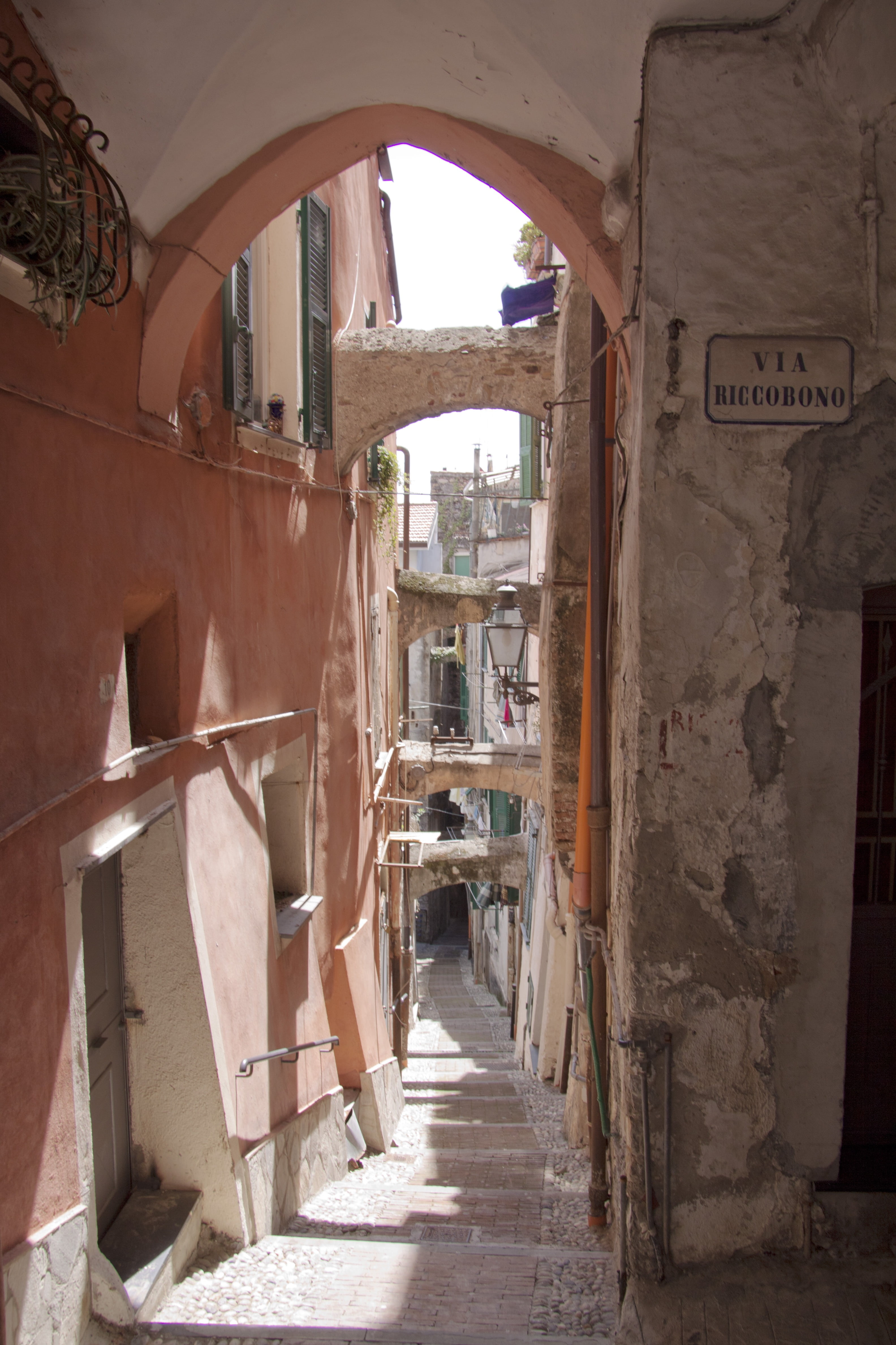 signage, old, old town, la pigna, riccobono, arch, the way forward, house, monument, alley, indoors, town, nature, sunlight, riviera dei fiori, empty, residential district, Phone HD Wallpaper