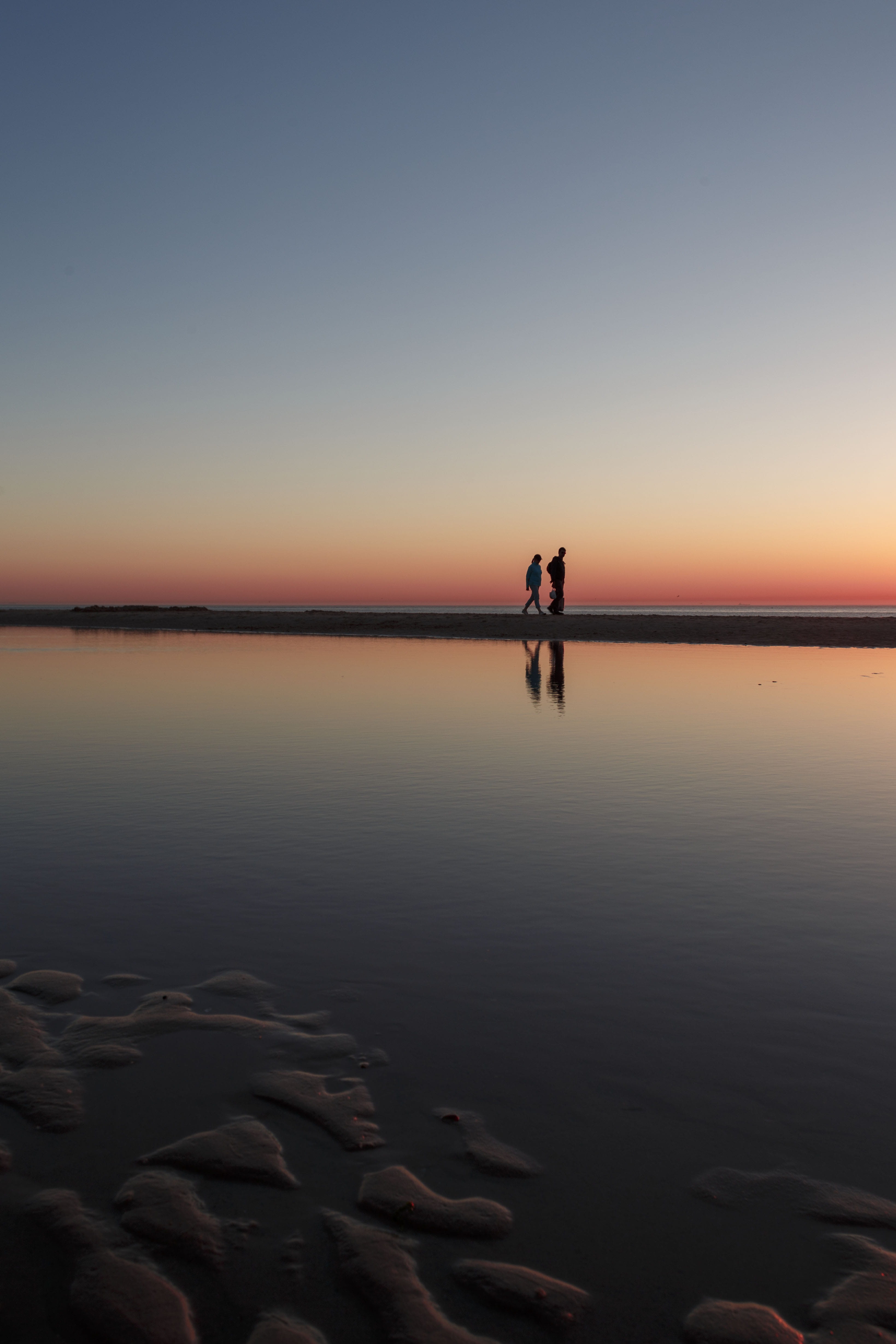 two, nord, reflection, waterfront, togetherness, standing, idyllic, lifestyles, real people, canon, seascape, sunset, person, hautsdefrance, nature, balade, Phone HD Wallpaper