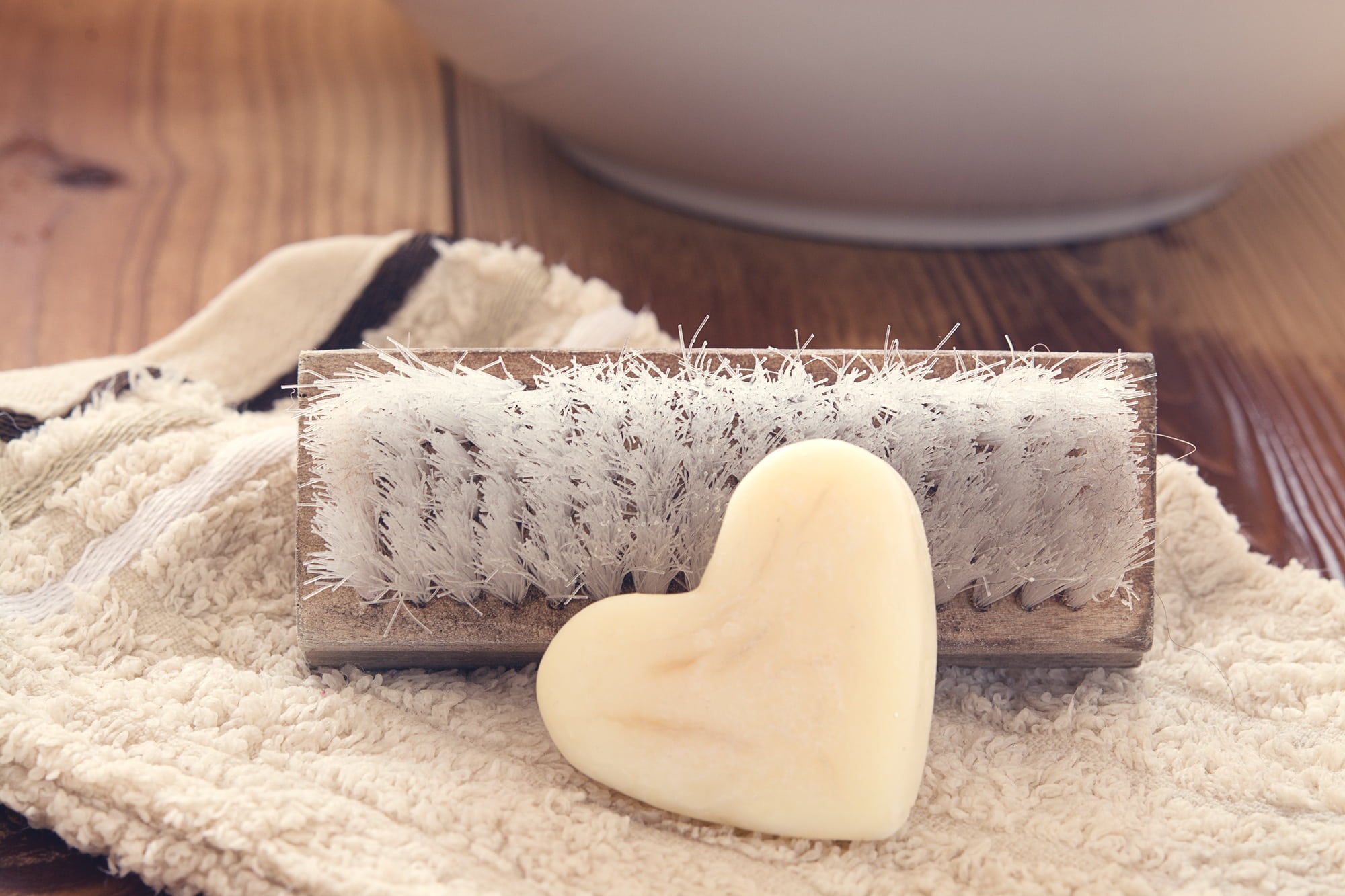 focus on foreground, wash, heart soap, bar of soap, wash brush, food, body care, textile, 1080P, table, washcloth, studio shot, closeup, heart, clean, HD Wallpaper