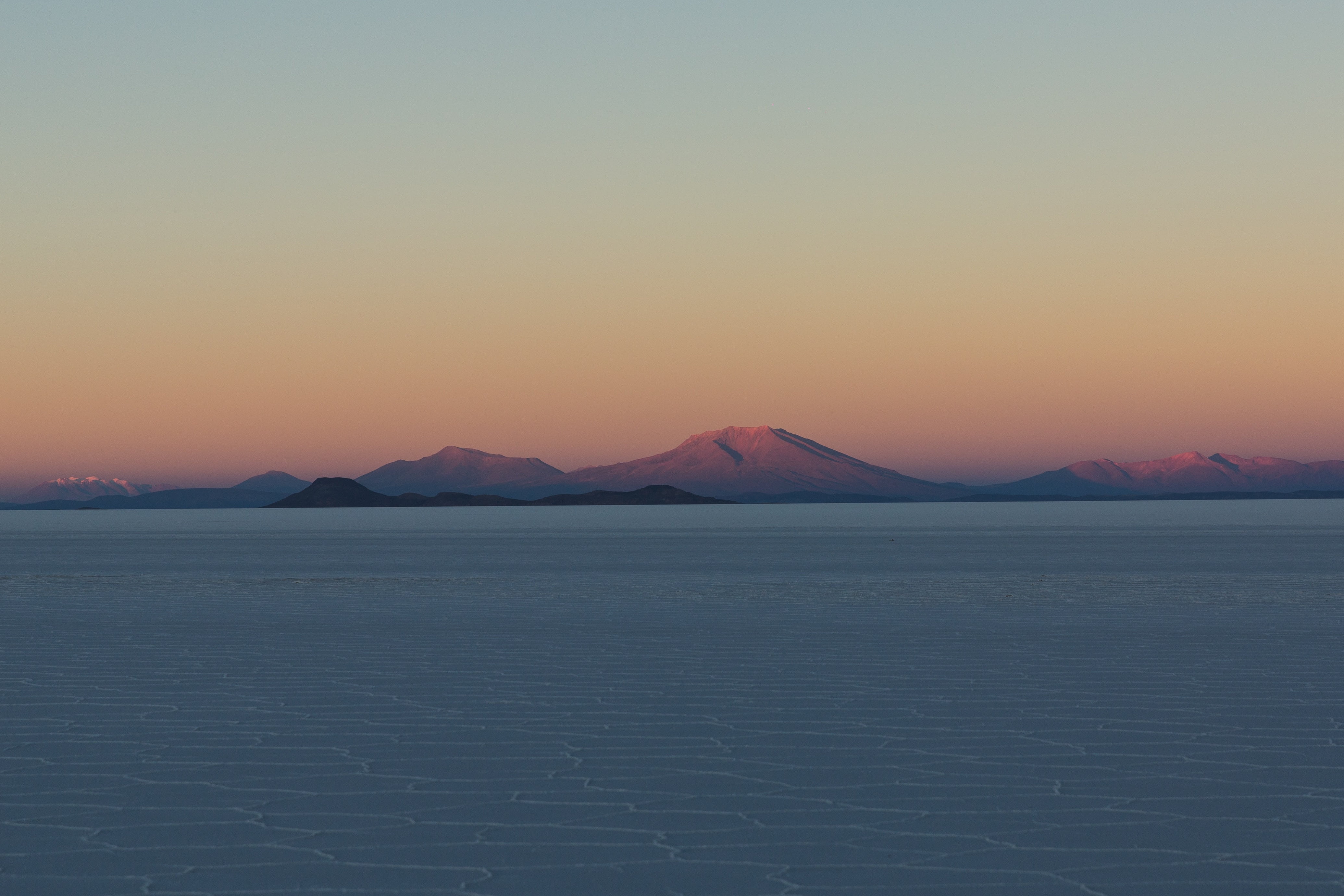 mountain, tranquility, lake, photo, no people, orange color, land, peaceful, sea, ocean, salt flat, scenics, view, clear sky, beauty in nature, cold temperature, HD Wallpaper