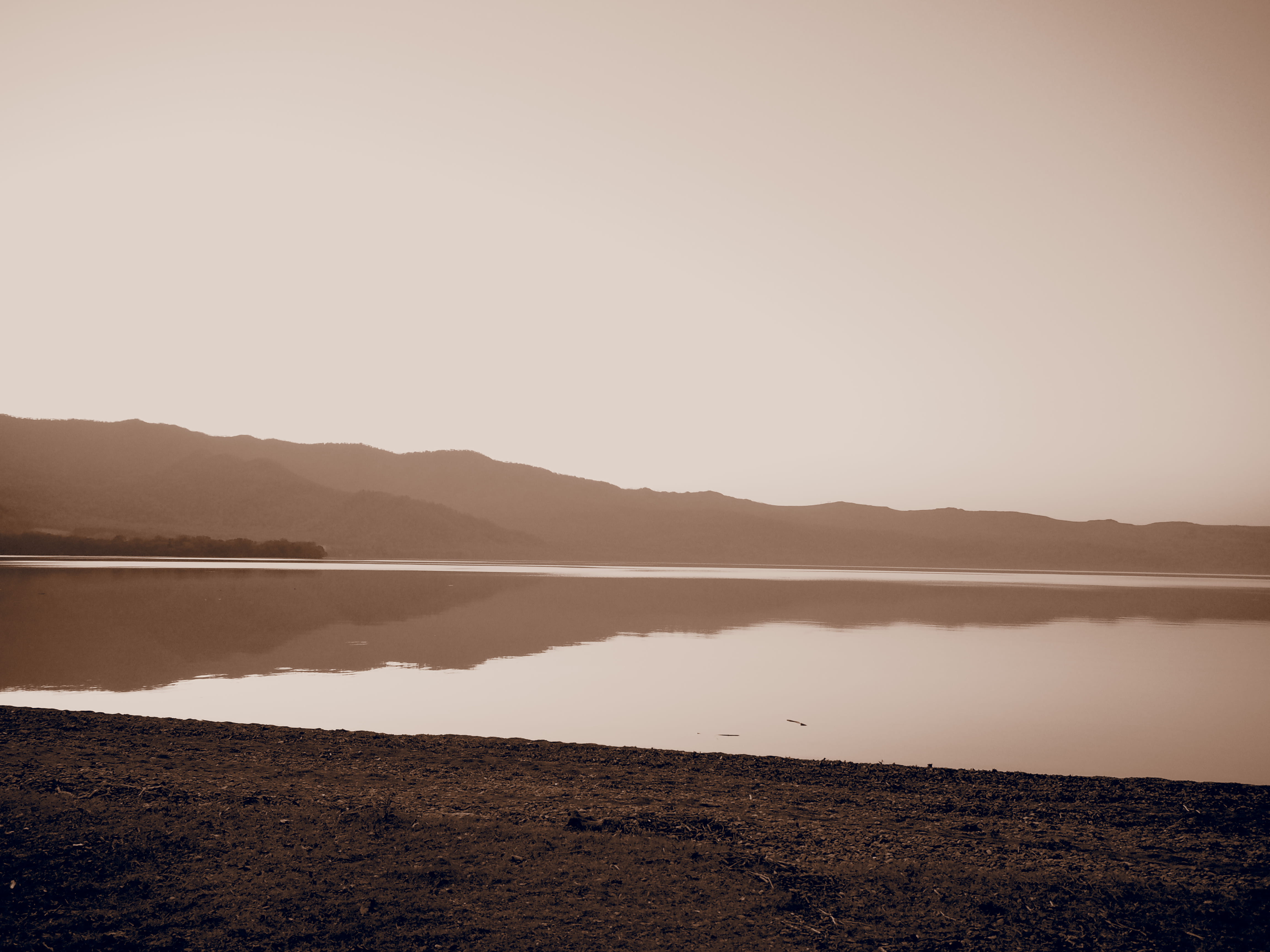 forest, no people, trecking, 4K, non-urban scene, water, land, sky, lake, nature, tranquil scene, salt flat, mountain, hokkaido, monotone, copy space, HD Wallpaper