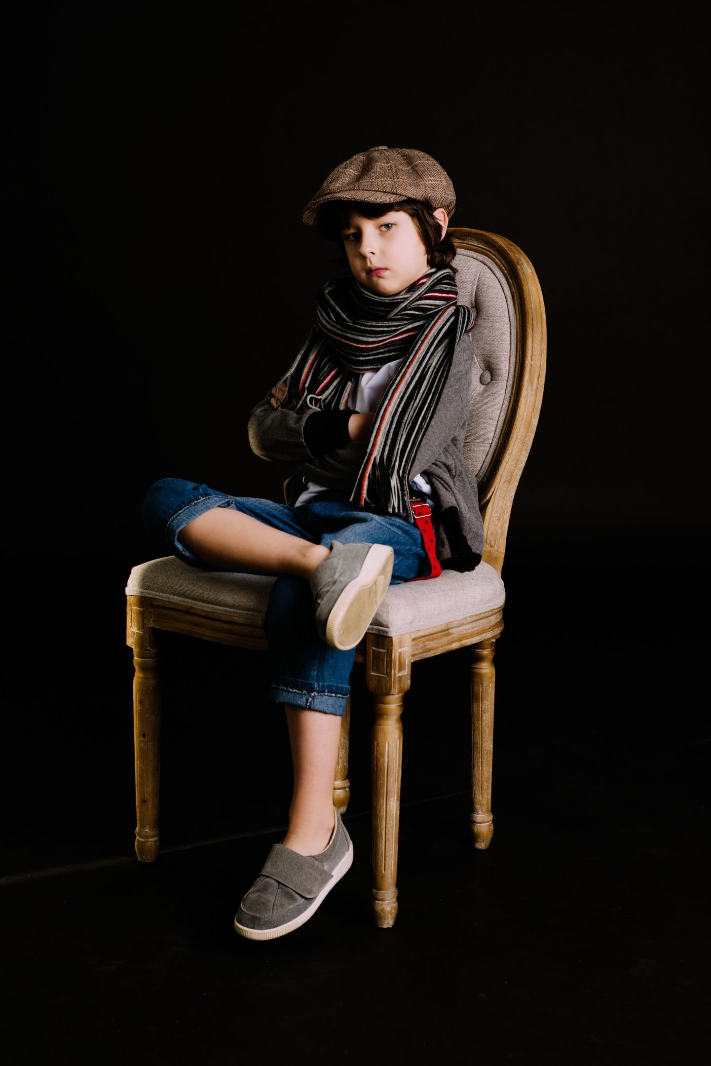 minimalism, posing, boy model, elegant, one person, full length, looking, young, darkness, lifestyles, scarf, black background, boy, one, chair, hat, model, Phone HD Wallpaper