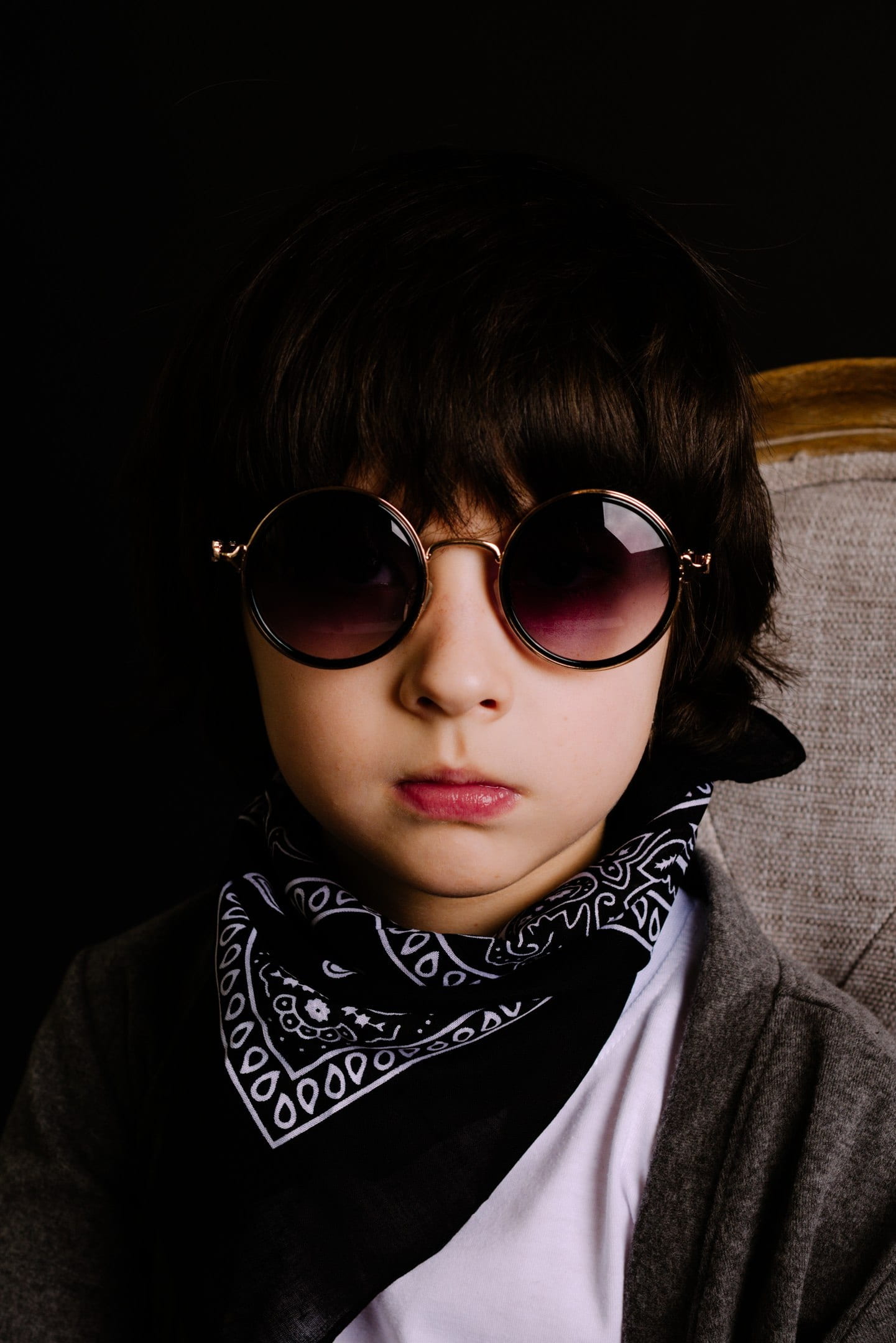 taking, schoolboy, black background, one person, fashion, black, boy, one, musician, elegant, real people, baby, minimalism, 1080P, child, posing, children model, Phone HD Wallpaper