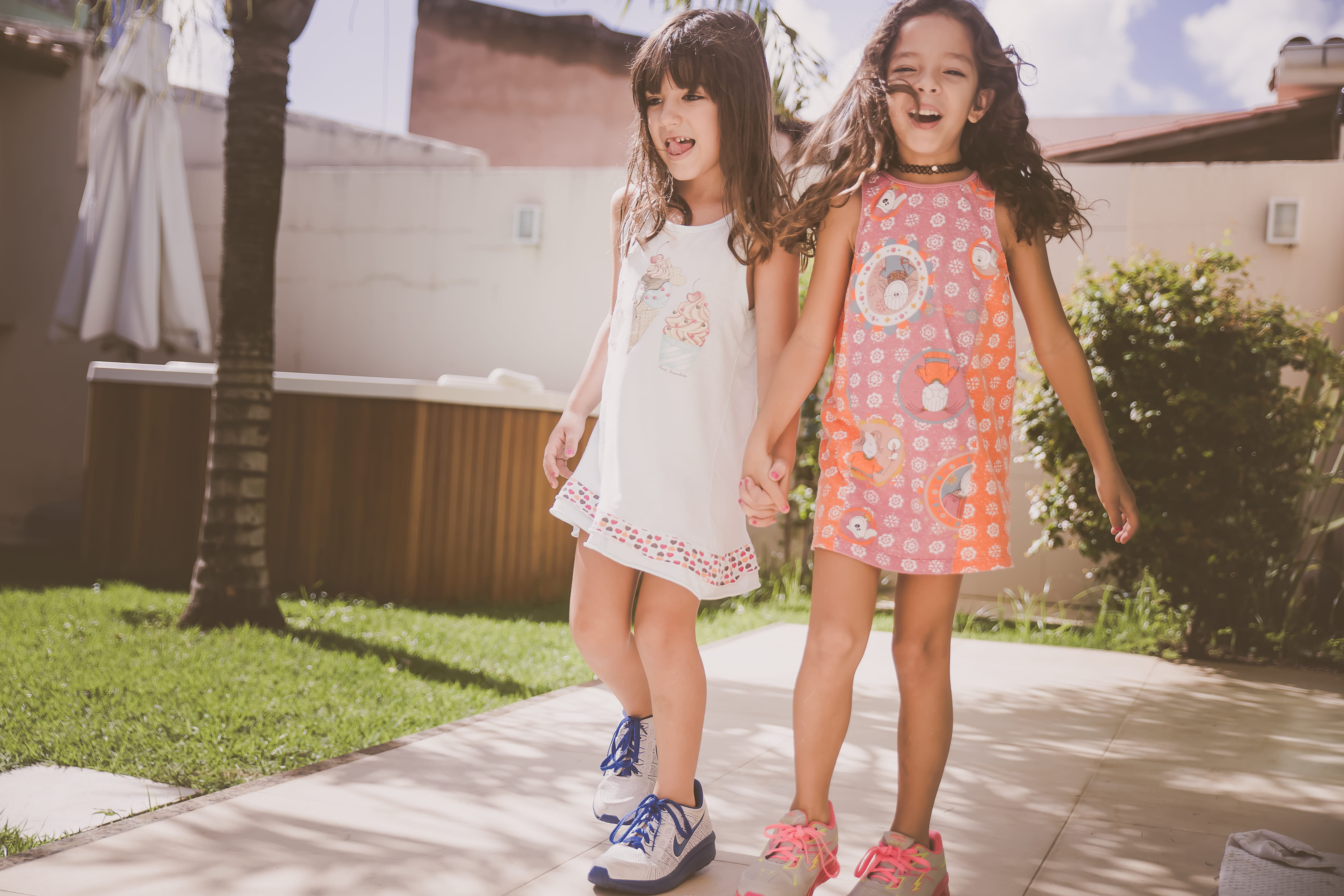 front view, leisure activity, innocence, full length, floral pattern, bonding, girls, childhood, aracaju, standing, two people, women, emotion, day, females, HD Wallpaper