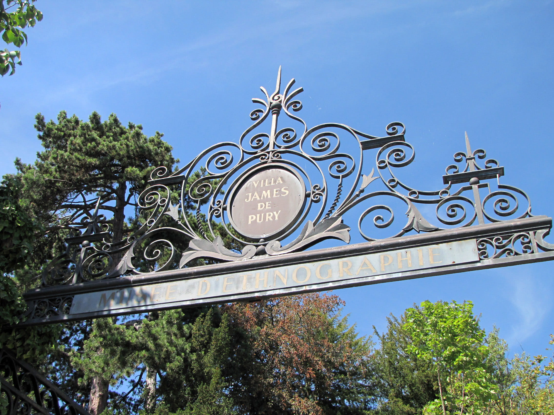 gate, public domain, clear sky, low angle view, james, metalwork, work, day, photos, sky, ornate, built structure, pattern, Switzerland, Neuchatel, tree, HD Wallpaper