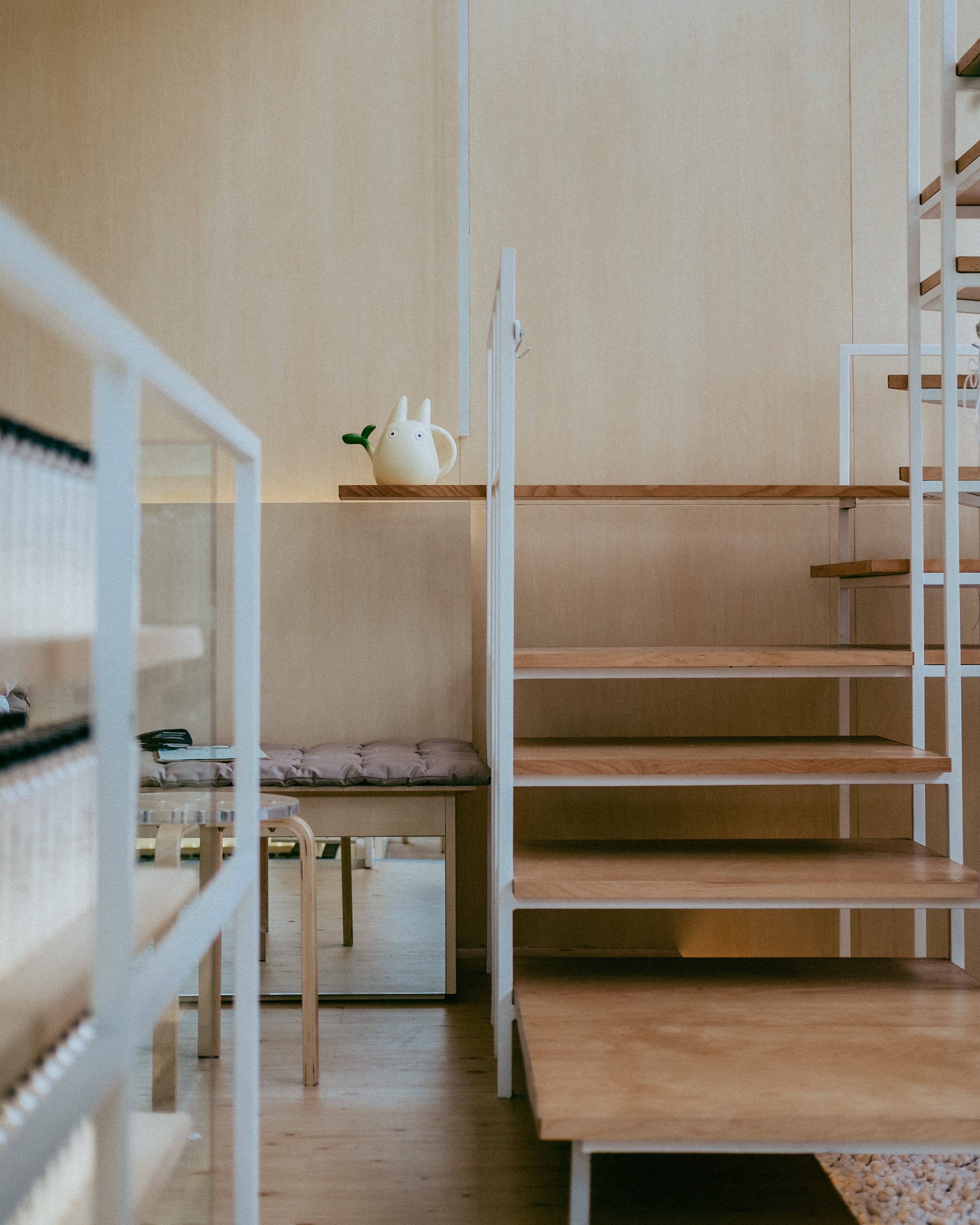 design, wood, stair, coffee shop, home, wood - material, structure, chill, figurine, chair, indoors, rack, studio, japan, house, empty, ceramic, minimalist, Phone HD Wallpaper