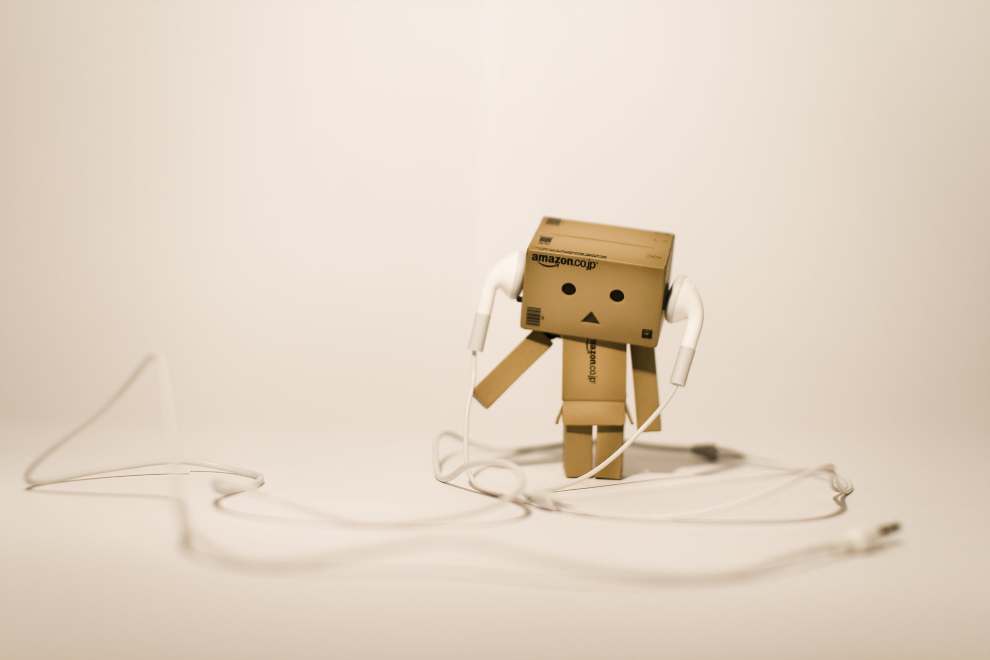 cable, 4K, electrical equipment, human representation, white background, technology, headphones, close-up, arts culture and entertainment, electric plug, HD Wallpaper