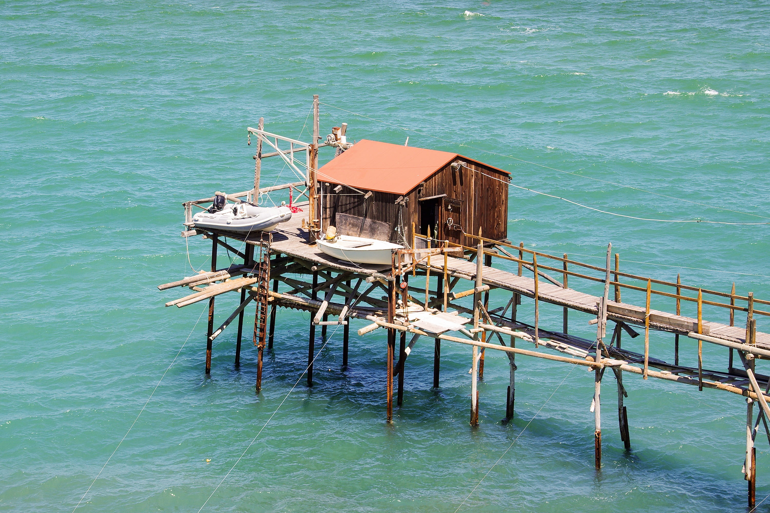 2K, sea, trammel, sunlight, high angle view, summer, beach, waterfront, fishermen, Molise, adriatic sea, Termoli, architecture, outdoors, nature, Trebuchet, HD Wallpaper