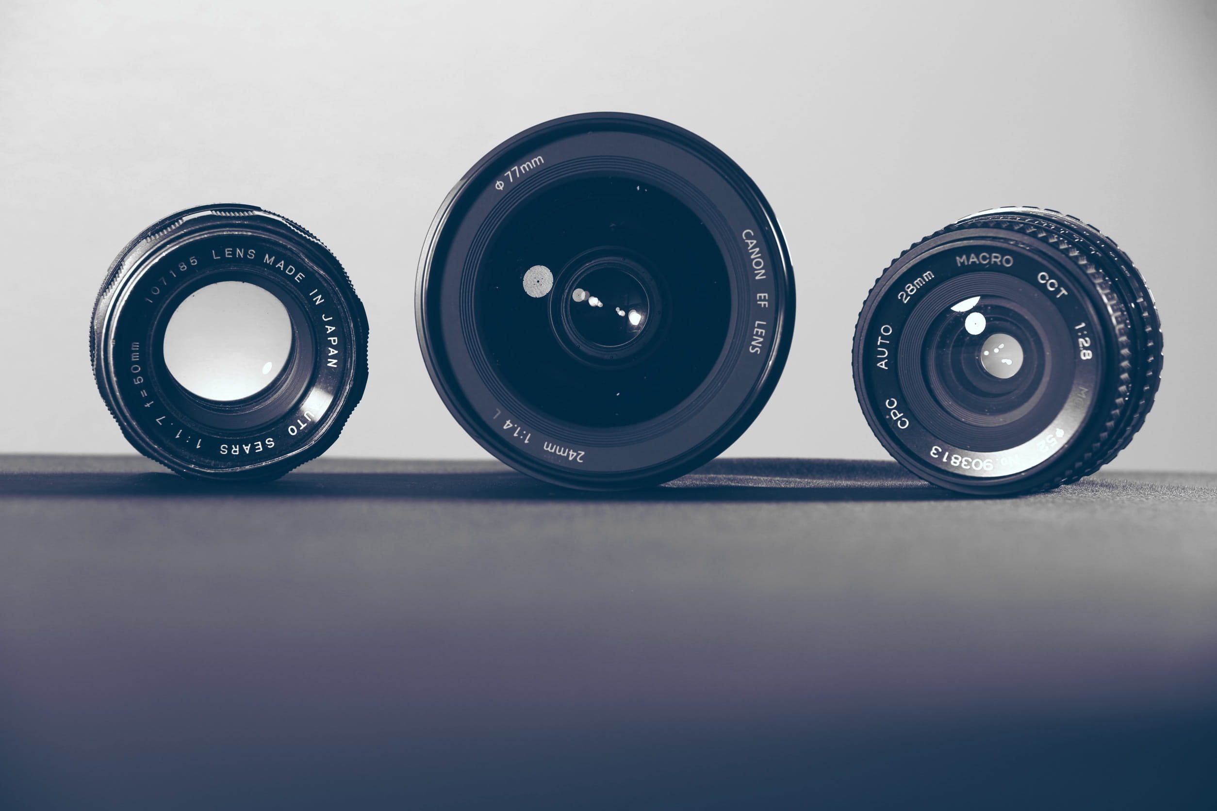 directly above, lense, telephoto, close-up, auto-focus, geometric shape, film, white background, table, shutter, technology, equipment, 1080P, optical, HD Wallpaper