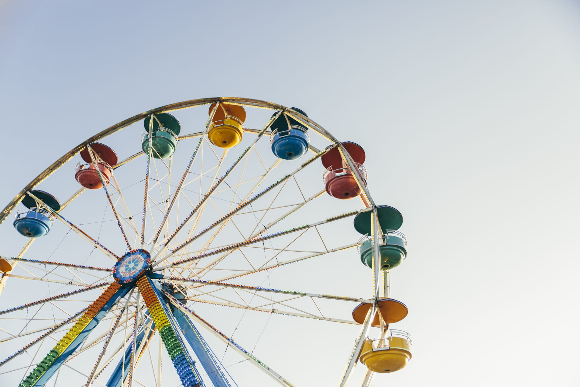 1080P, photo, photography, amusement Park Ride, ferris, multicolored, fun, low angle view, colorful, leisure activity, circle, wheel, outdoors, clear sky, HD Wallpaper