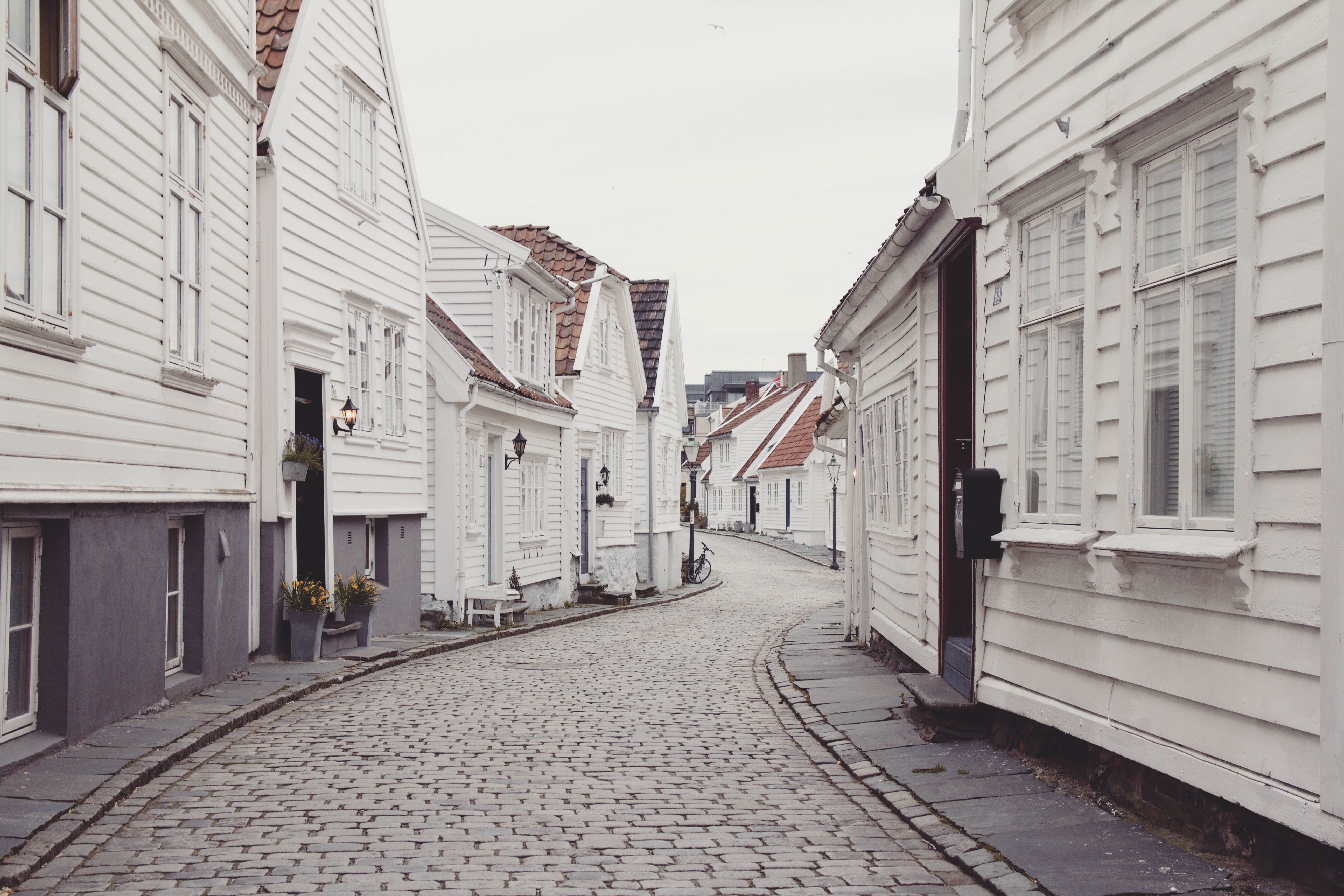 day, architecture, building, built structure, stone road, stone block pavement, residential district, cobblestone, nature, house, building exterior, no people, HD Wallpaper