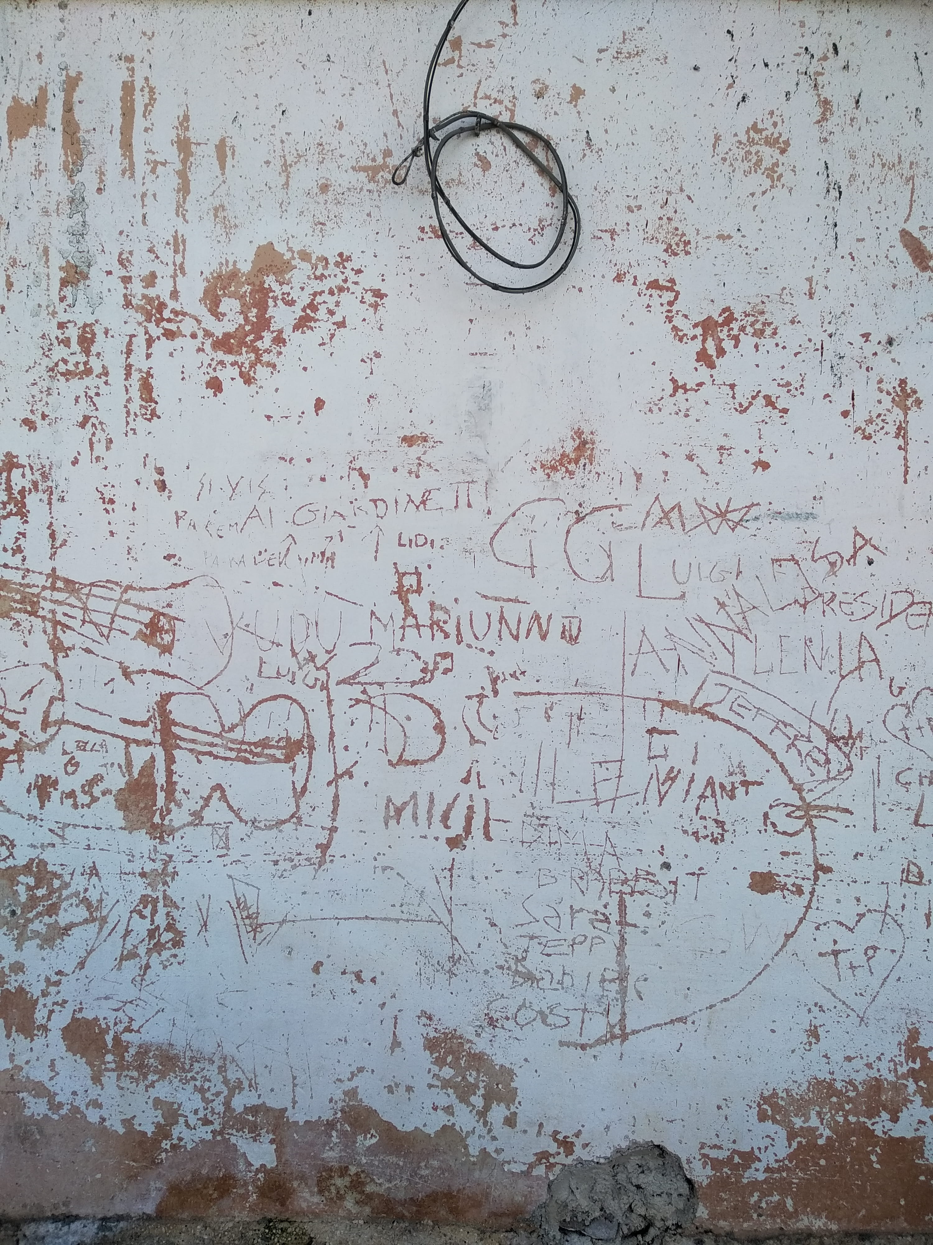 calligraphy, architecture, built structure, home, old, diagram, autograph, murales, paper, peeling off, italy, western script, white board, label, handwriting, Phone HD Wallpaper