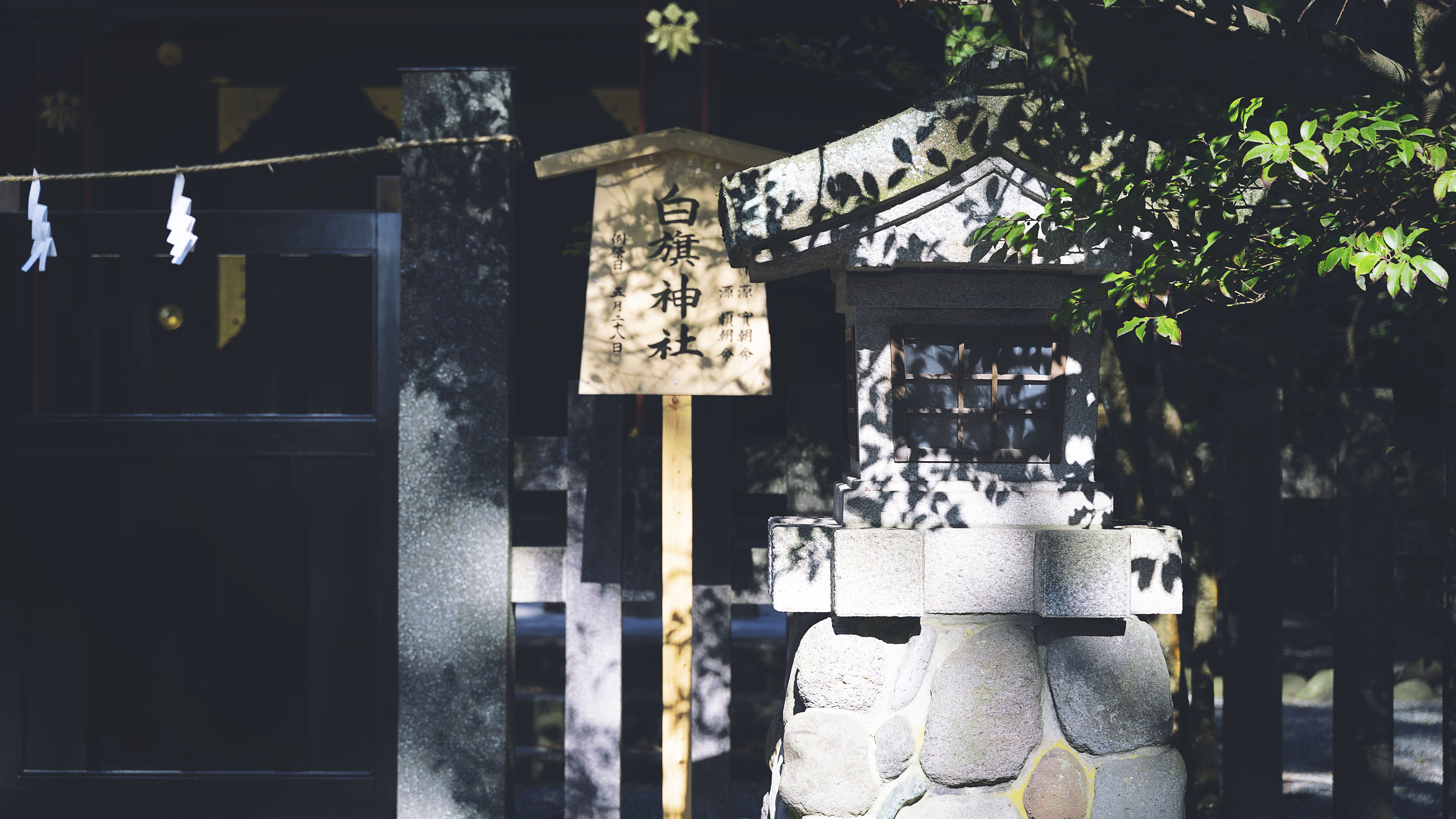 fountain, handwriting, musical instrument, fashion, non-western script, building exterior, focus on foreground, 5K, water, communication, calligraphy, HD Wallpaper