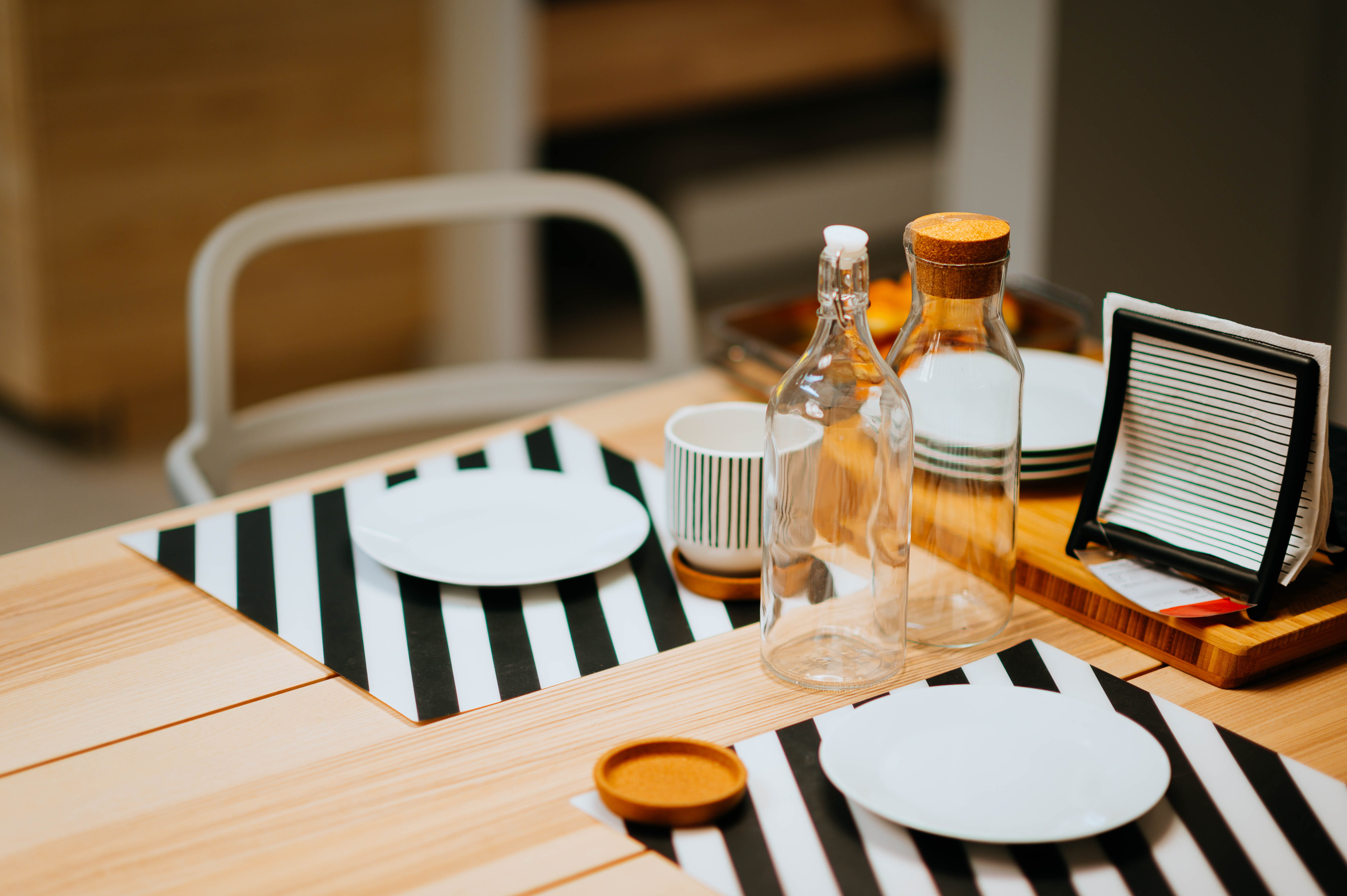 dining table, drinking glass, plates, screen, wood, household equipment, ceramic, electronics, plywood, alcohol, wireless technology, table, white, beverage, HD Wallpaper