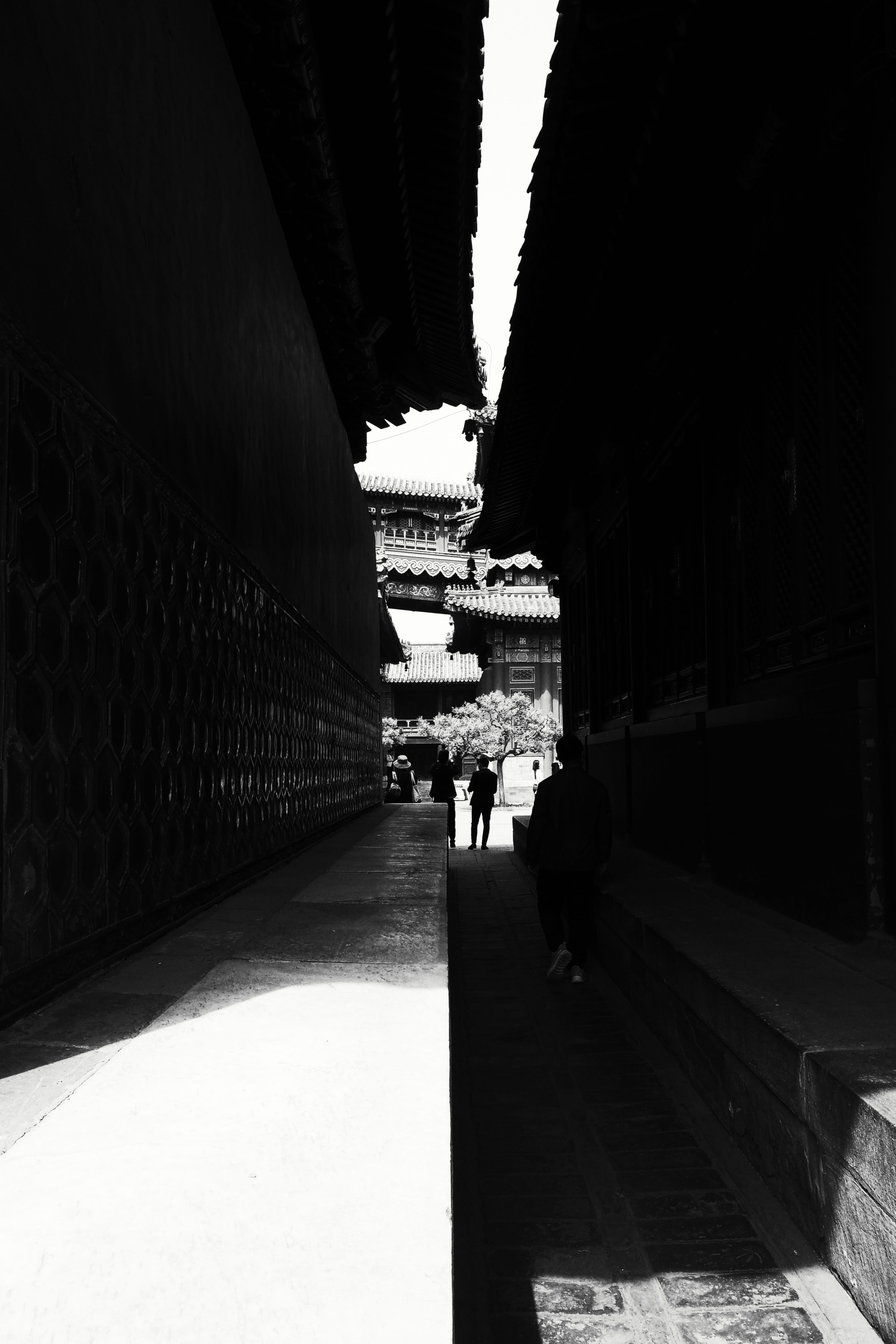 city, sidewalk, outdoors, adult, silhouette, women, temple, shrine, transportation, tarmac, men, banister, arched, lifestyles, asphalt, group of people, Phone HD Wallpaper