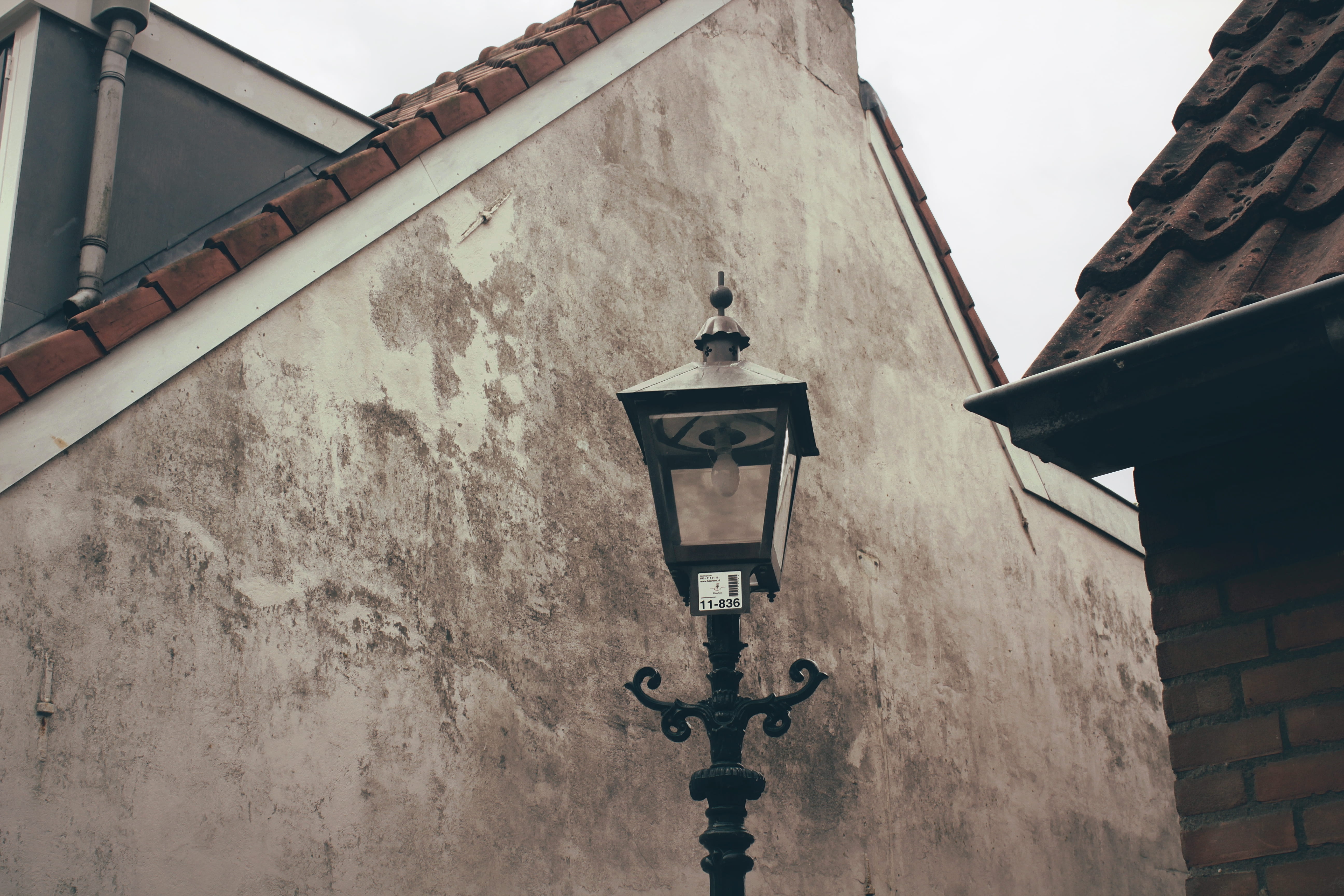 lighting equipment, outdoors, daytime, house, black, steel, lamp, lantern, place of worship, architecture, 5K, post, day, brick, street light, no people, HD Wallpaper