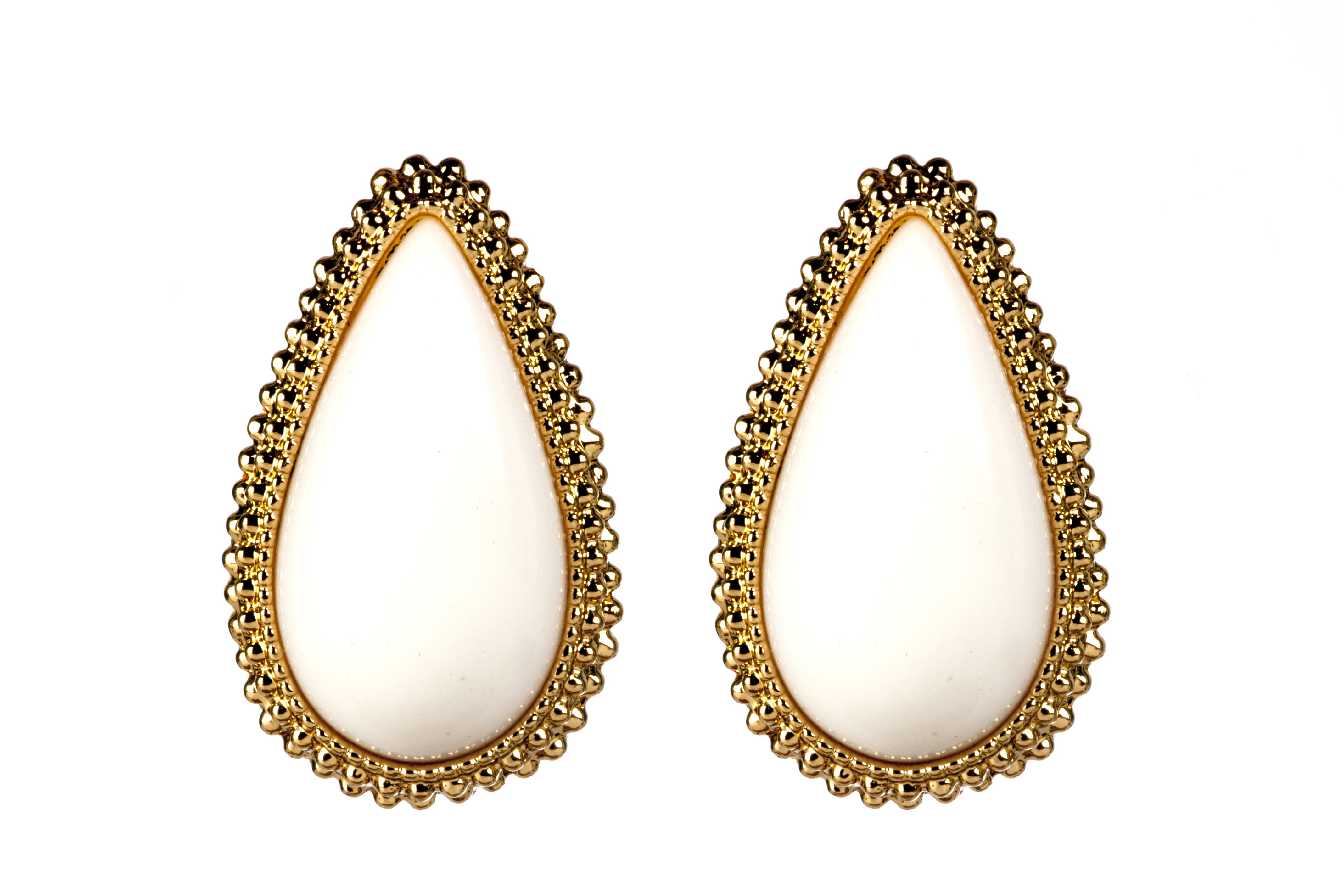wealth, pair, circle, 4K, gold, pattern, close-up, colored, ornaments, expensive, earrings, no people, ornate, luxury, jewel, shape, studio shot, fashion, HD Wallpaper