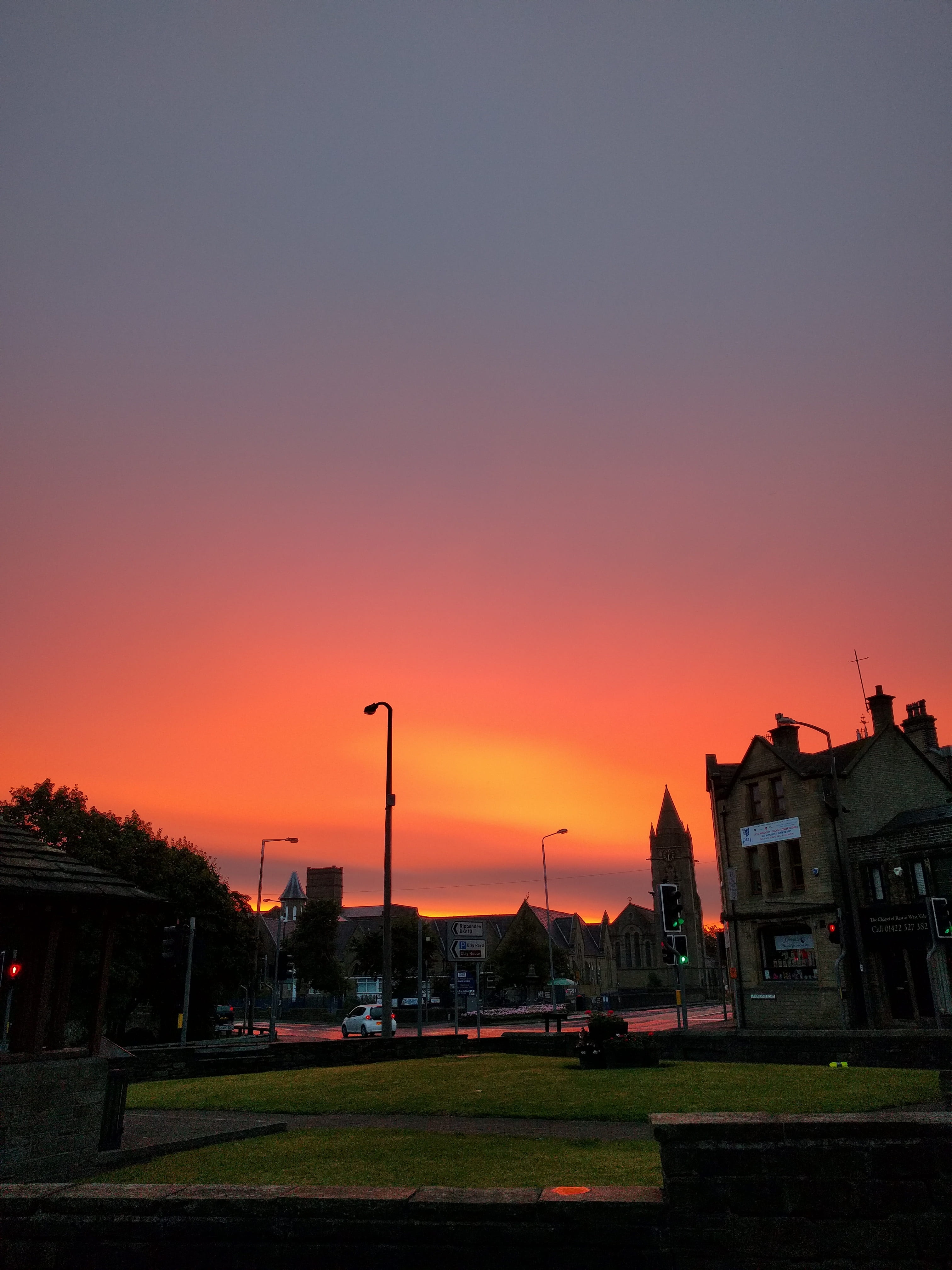 no people, light, clouds, scenics - nature, city, house, red sky, landscape, west yorkshire, copy space, sky, halifax, orange color, beauty in nature, 4K, Phone HD Wallpaper