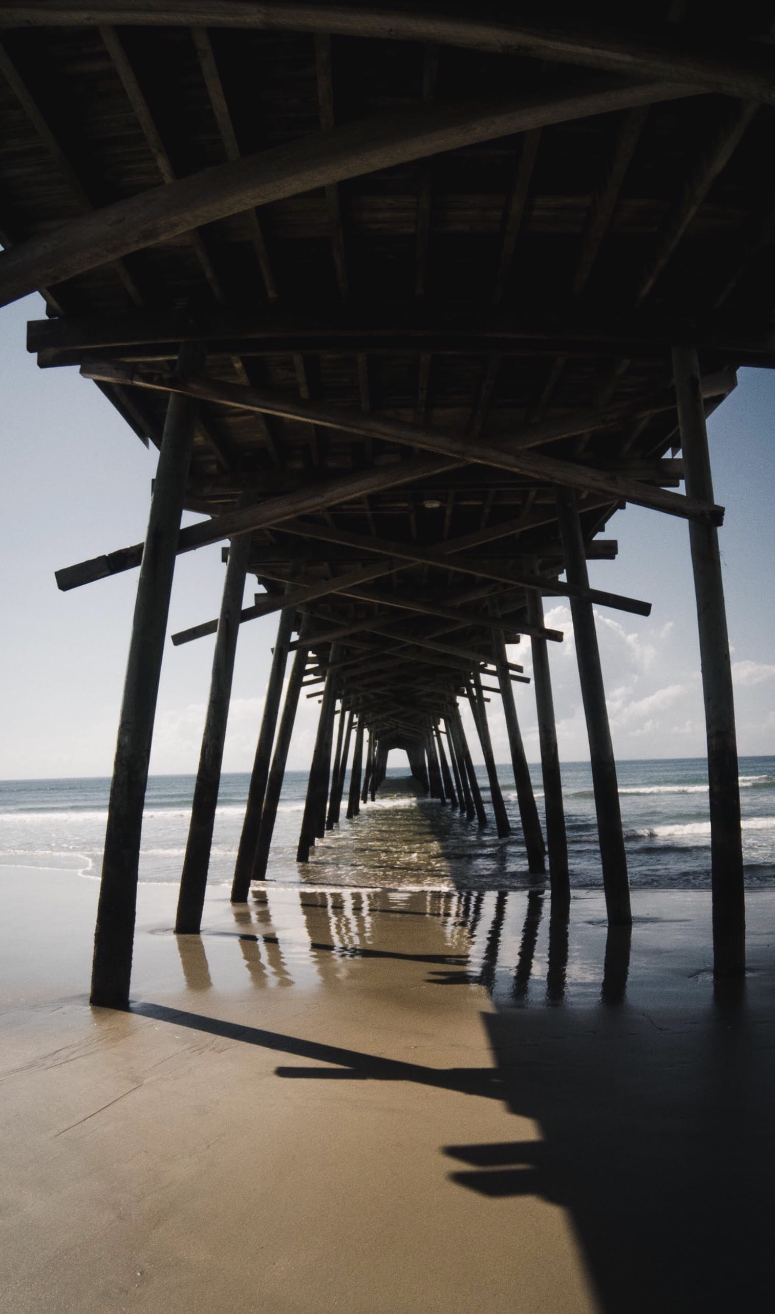 dock, architectural column, no people, sunlight, porch, handrail, connection, wood, built structure, nature, beach, long, port, underneath, 2K, shoreline, Phone HD Wallpaper