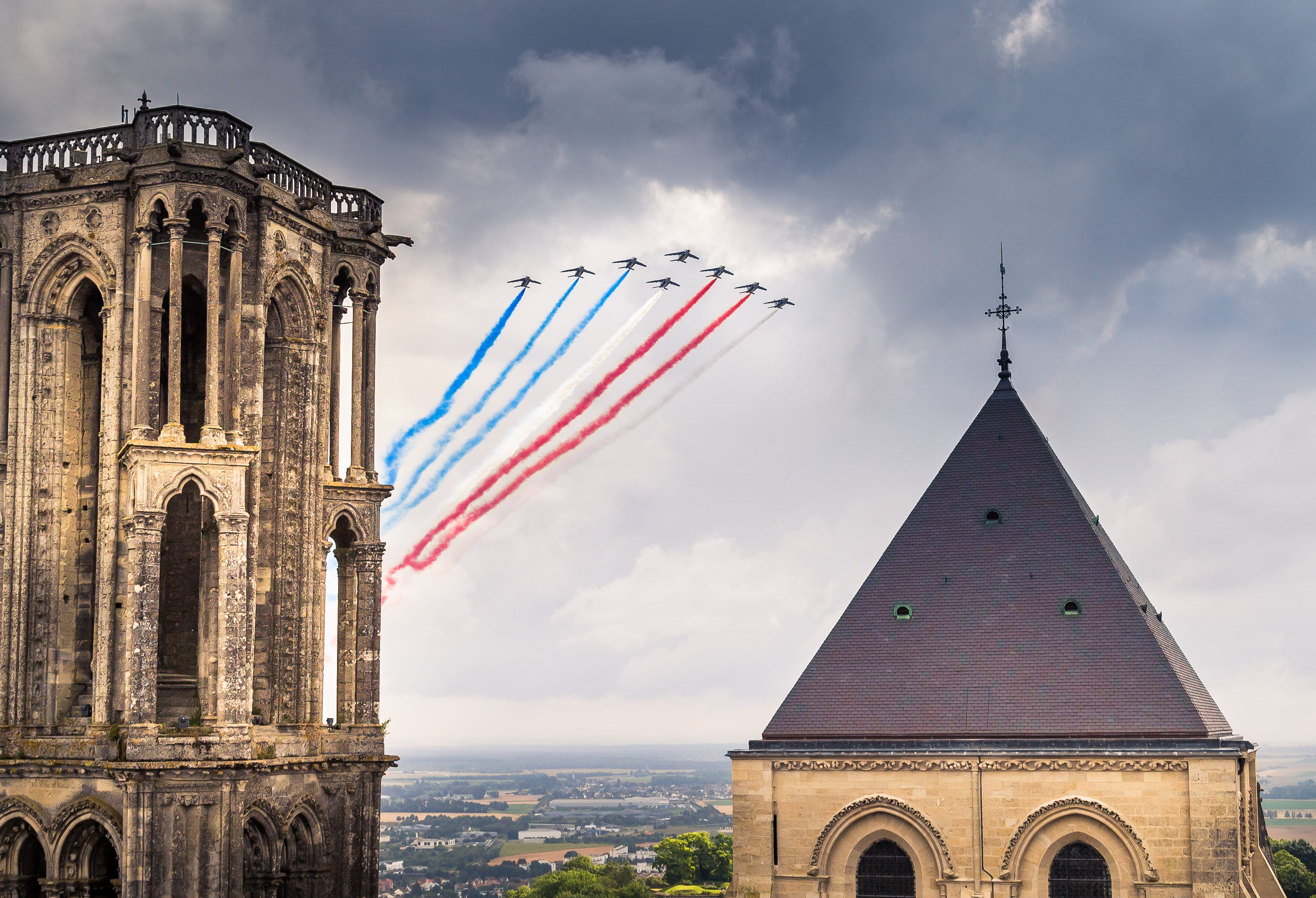 architecture, jet, 14juillet, building, the past, plane, blue, built structure, airshow, travel, airplane, travel destinations, building exterior, no people, HD Wallpaper