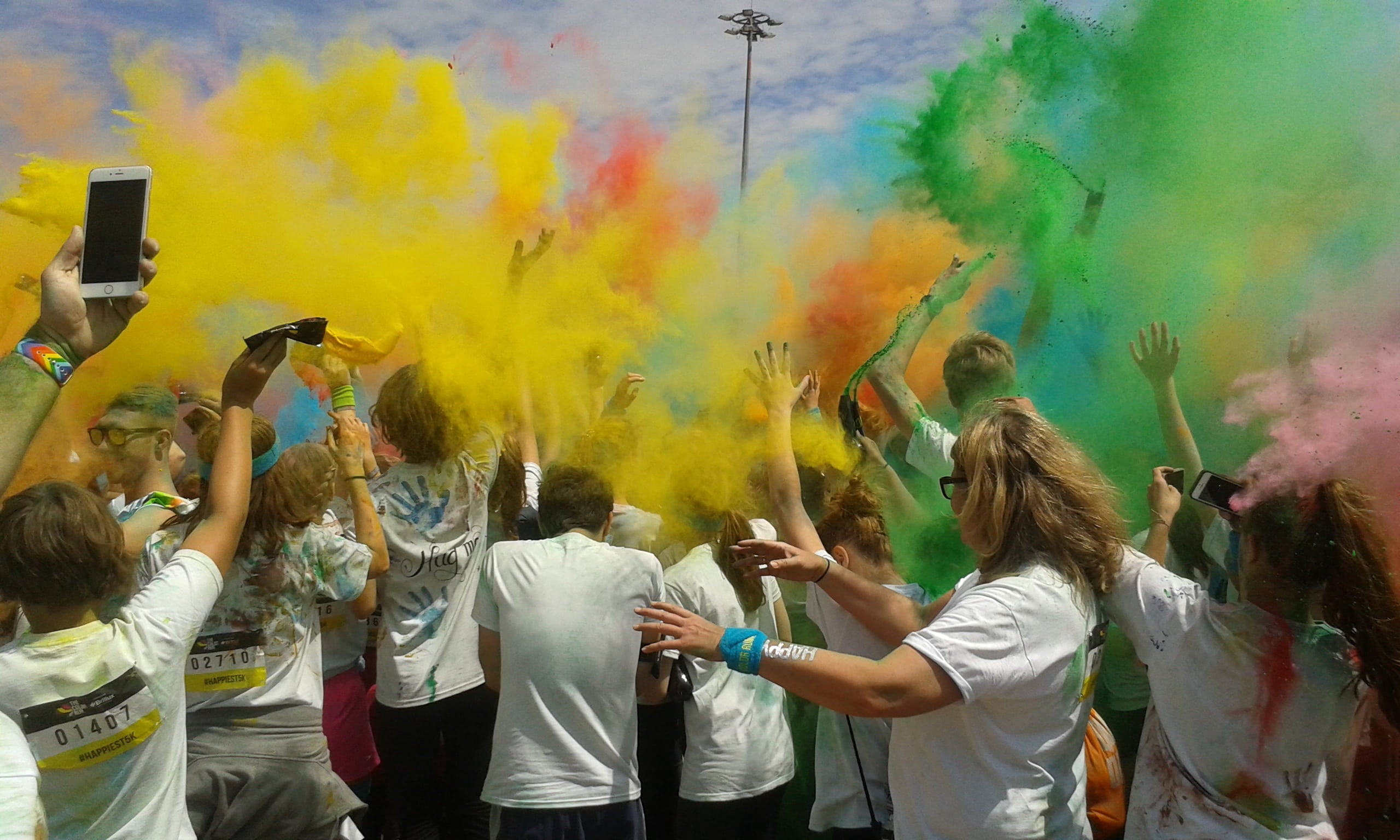 smokes, colorful, group of people, women, adult, smoke - physical structure, people, multicolored, enjoyment, celebration, togetherness, activity, event, HD Wallpaper