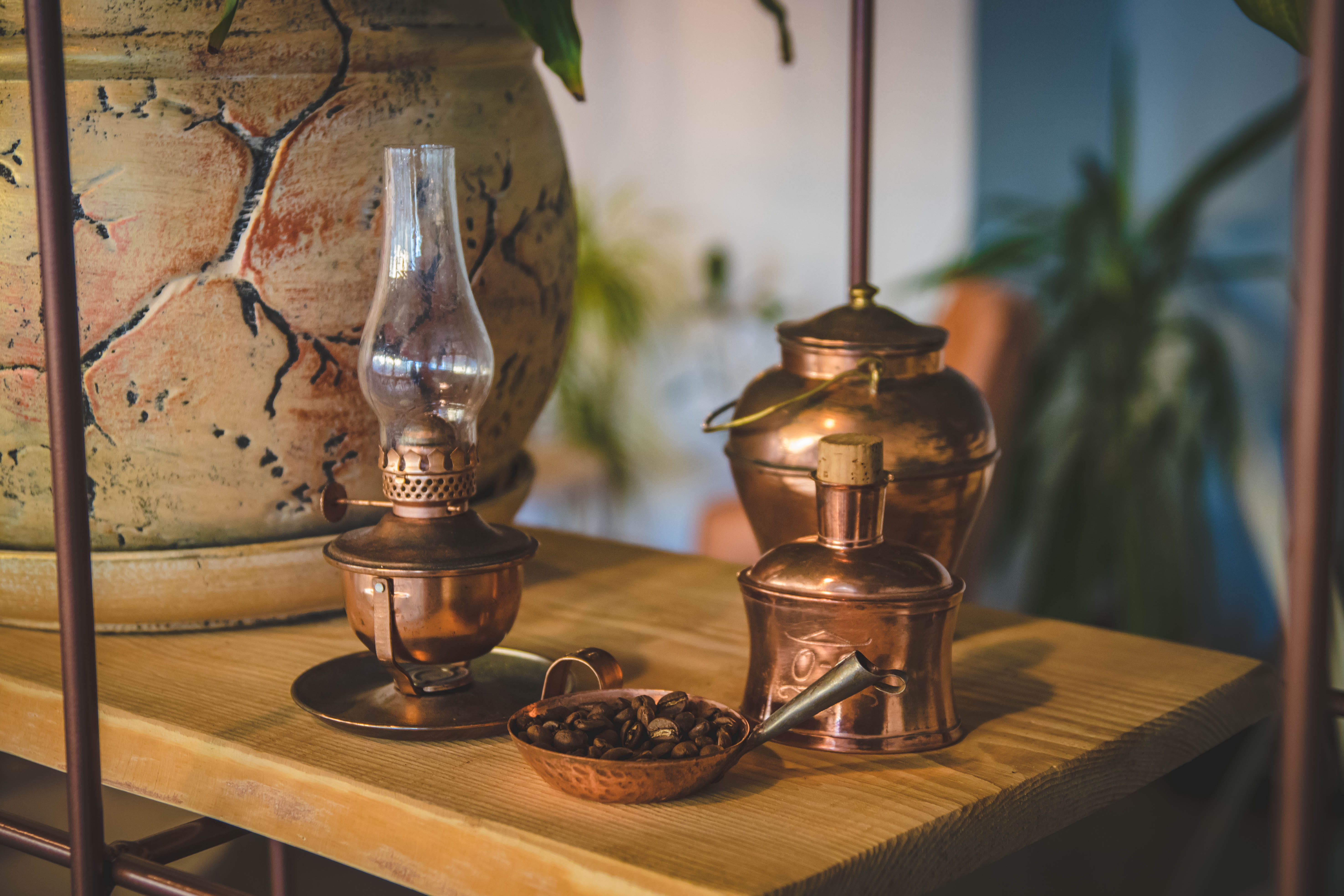 5K, ceramic, lamp, daylight, brass, bottle, transparent, nature, indoors, electric lamp, still life, no people, architecture, room, oil lamp, furniture, HD Wallpaper