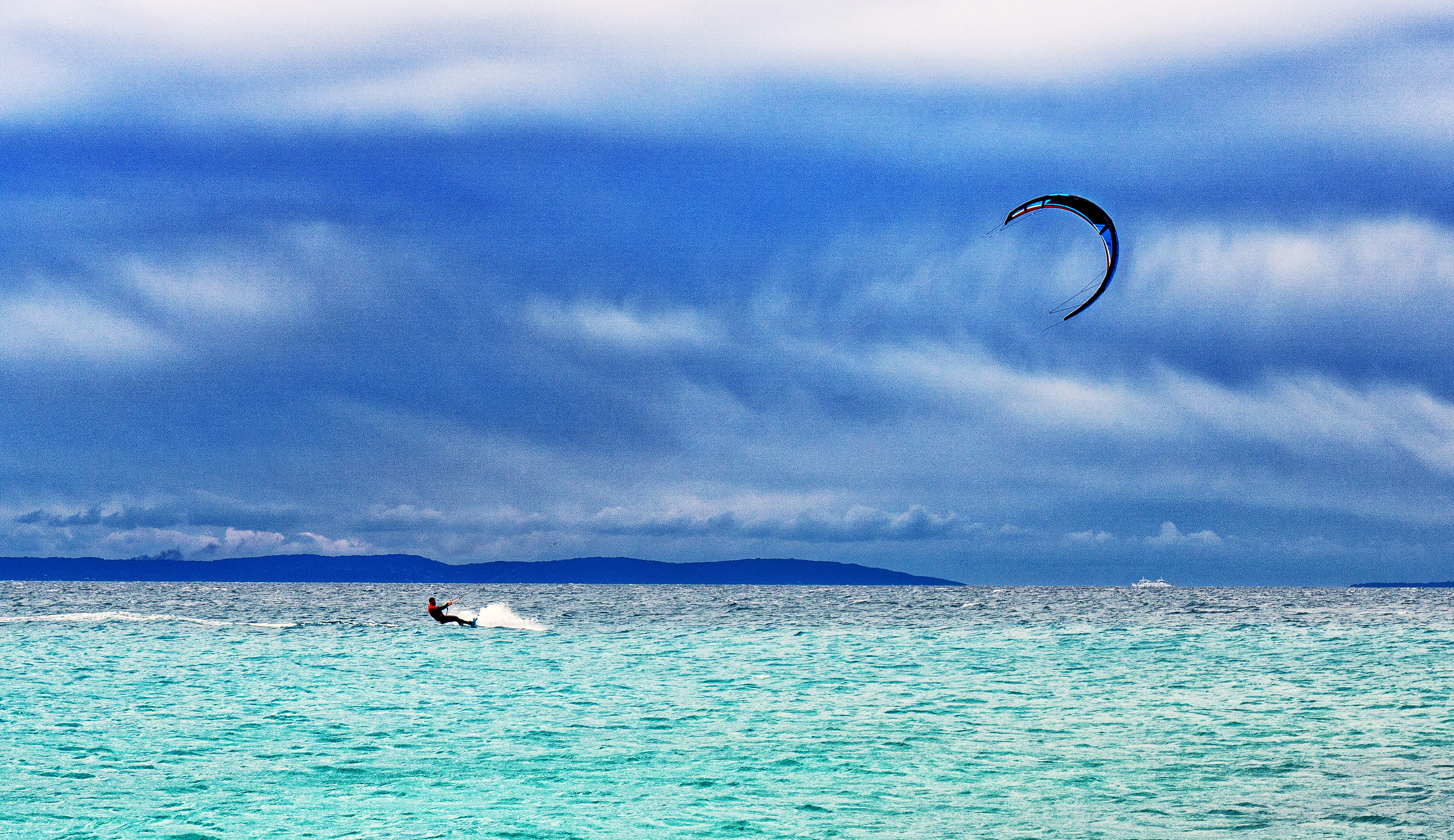 adventure, wind, water, trip, vacations, kite surfing, aquatic sport, sky, clouds, ocean, kite, leisure activity, kiteboarding, scenics - nature, 4K, beauty in nature, HD Wallpaper