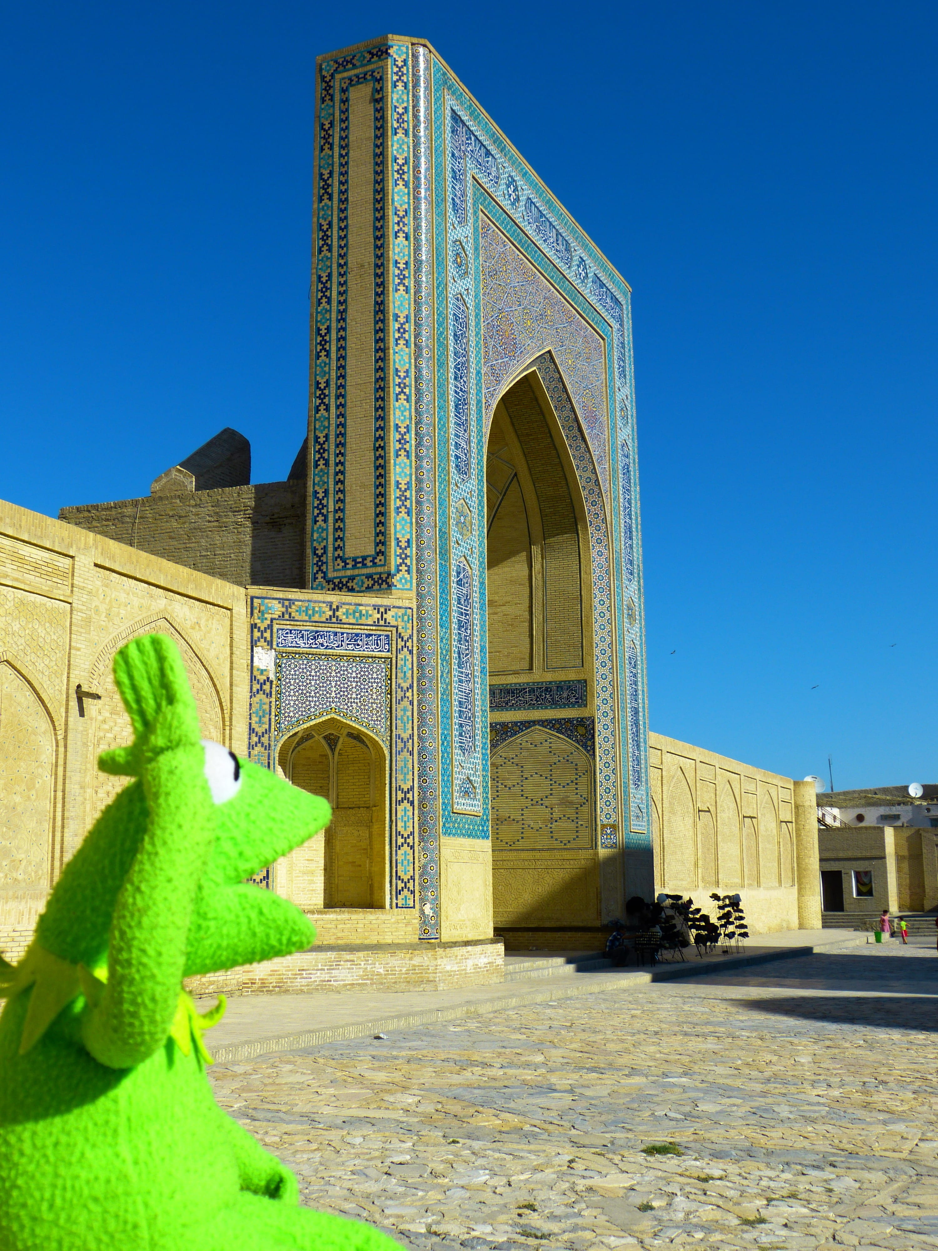 mosaic, no people, building exterior, the past, Arab, Bukhara, uzbekistan, art and craft, shadow, day, nature, sunlight, Miri, outdoors, miri arab, building, Phone HD Wallpaper