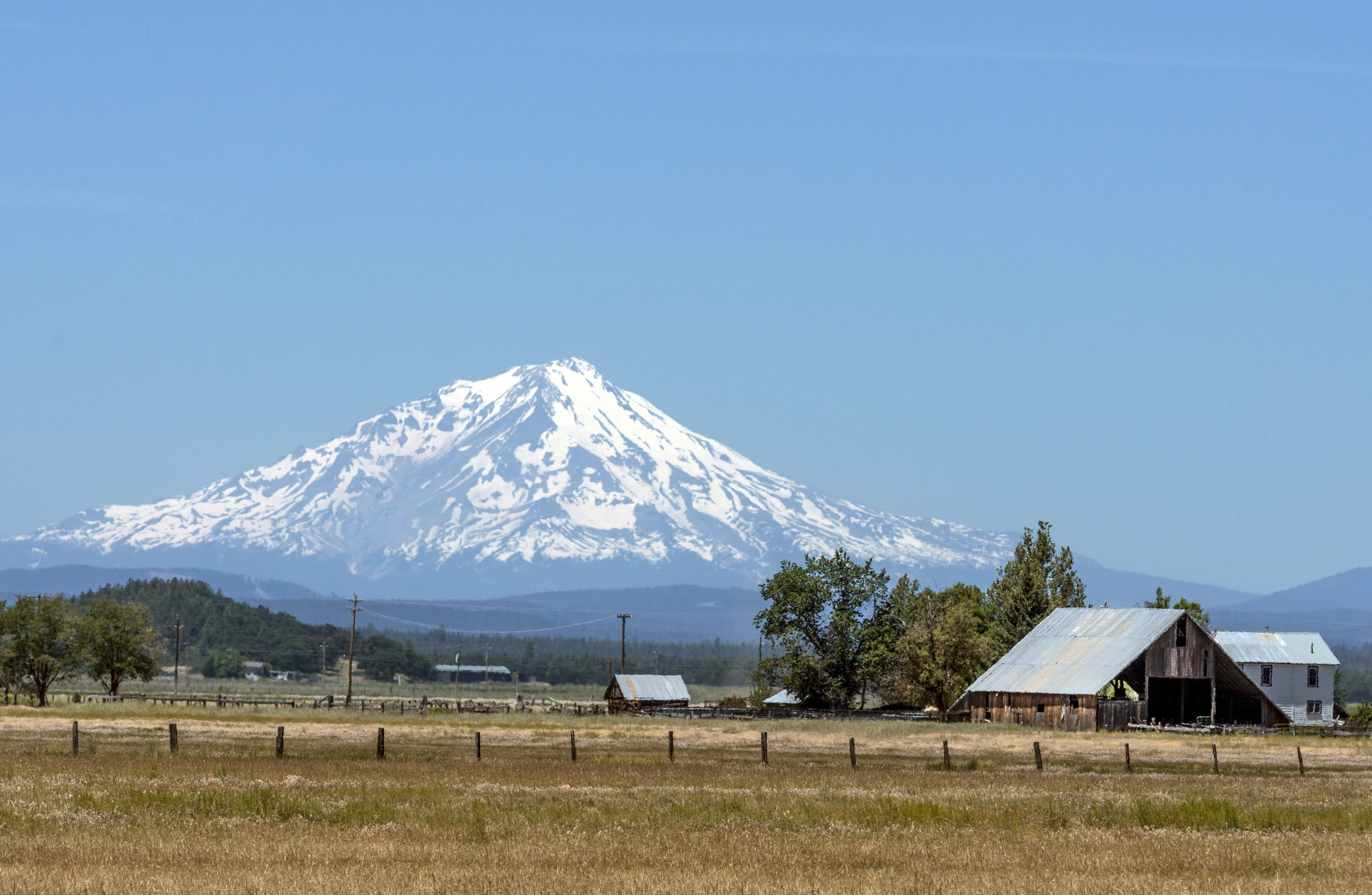 farm, cascades, mountain, nature, mountain peak, scenic, tranquil scene, volcano, beauty in nature, tranquility, usa, rural, non-urban scene, mount shasta, HD Wallpaper