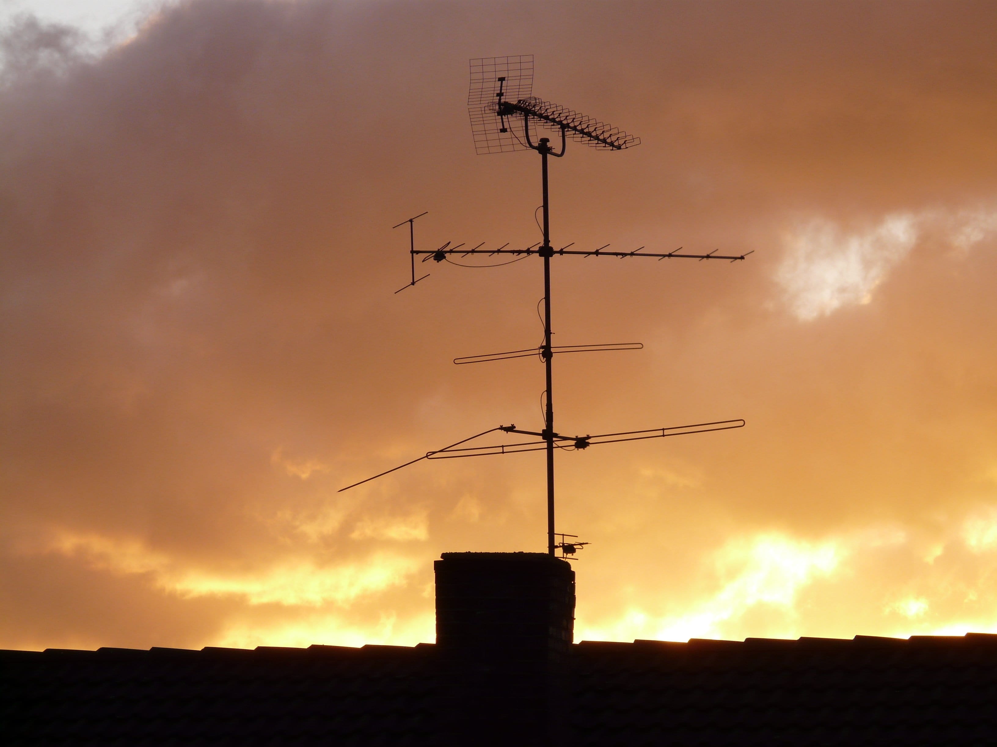 building exterior, outdoors, no people, Antenna, built structure, technology, communication, weather vane, television aerial, Send, orange color, building, HD Wallpaper