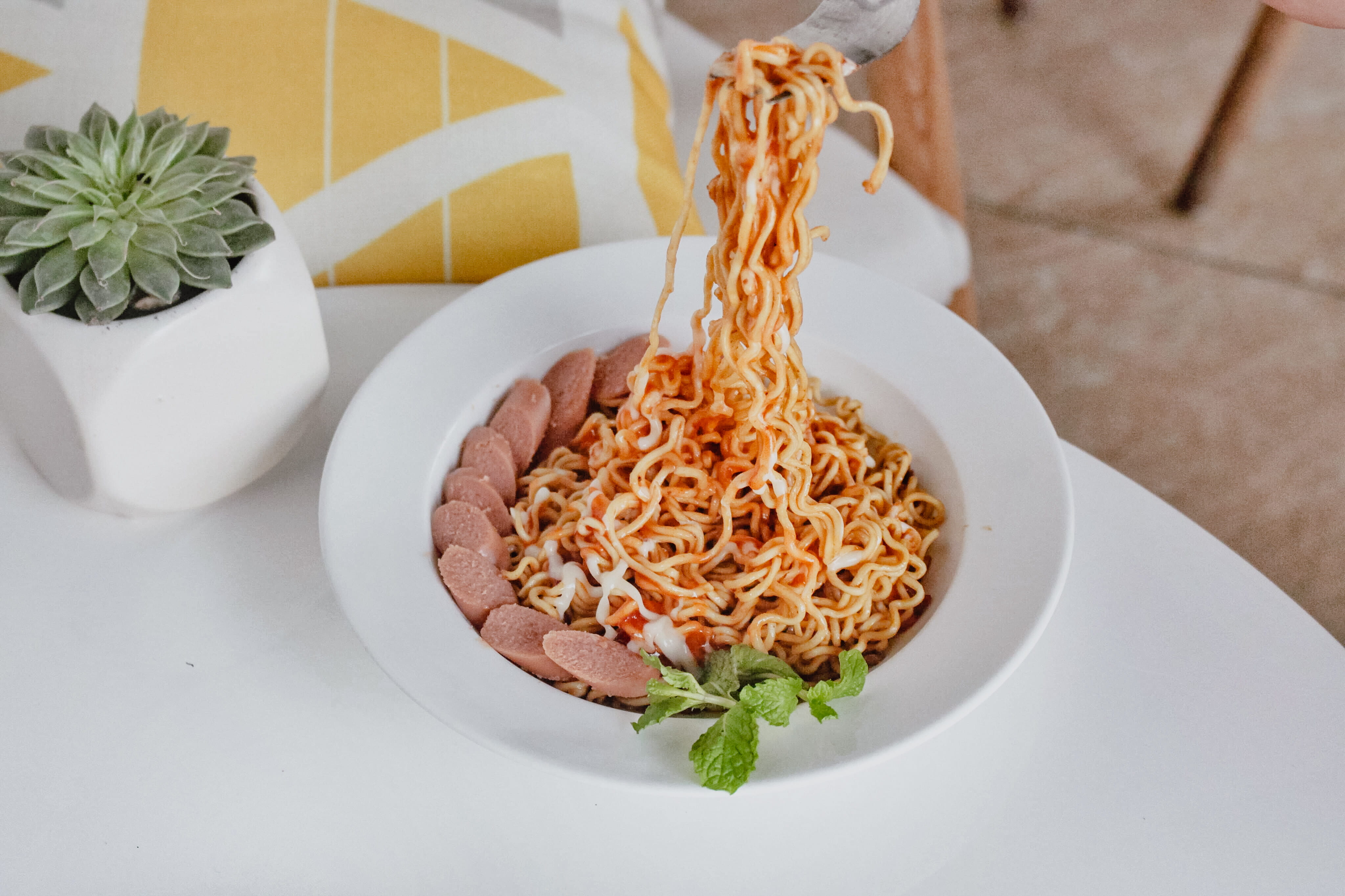 temptation, long sleeve, bowl, wellbeing, freshness, dish, food, high angle view, meal, vermicelli, indoors, still life, apparel, plate, linen, japanese food, HD Wallpaper