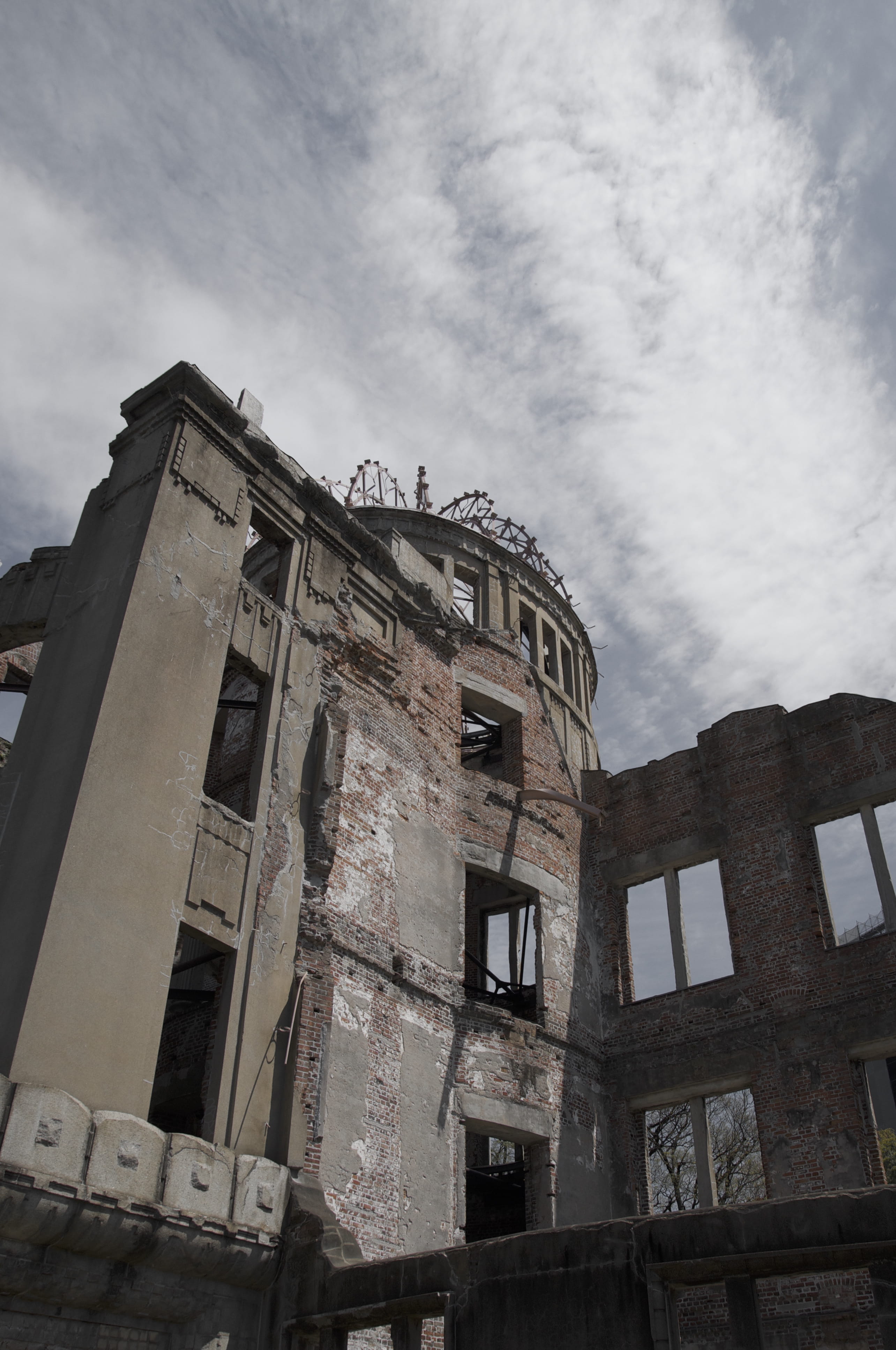 damaged, history, broken, building exterior, window, nature, built structure, run-down, place, cloud - sky, hiroshima-shi, no people, day, clouds, japan, Phone HD Wallpaper
