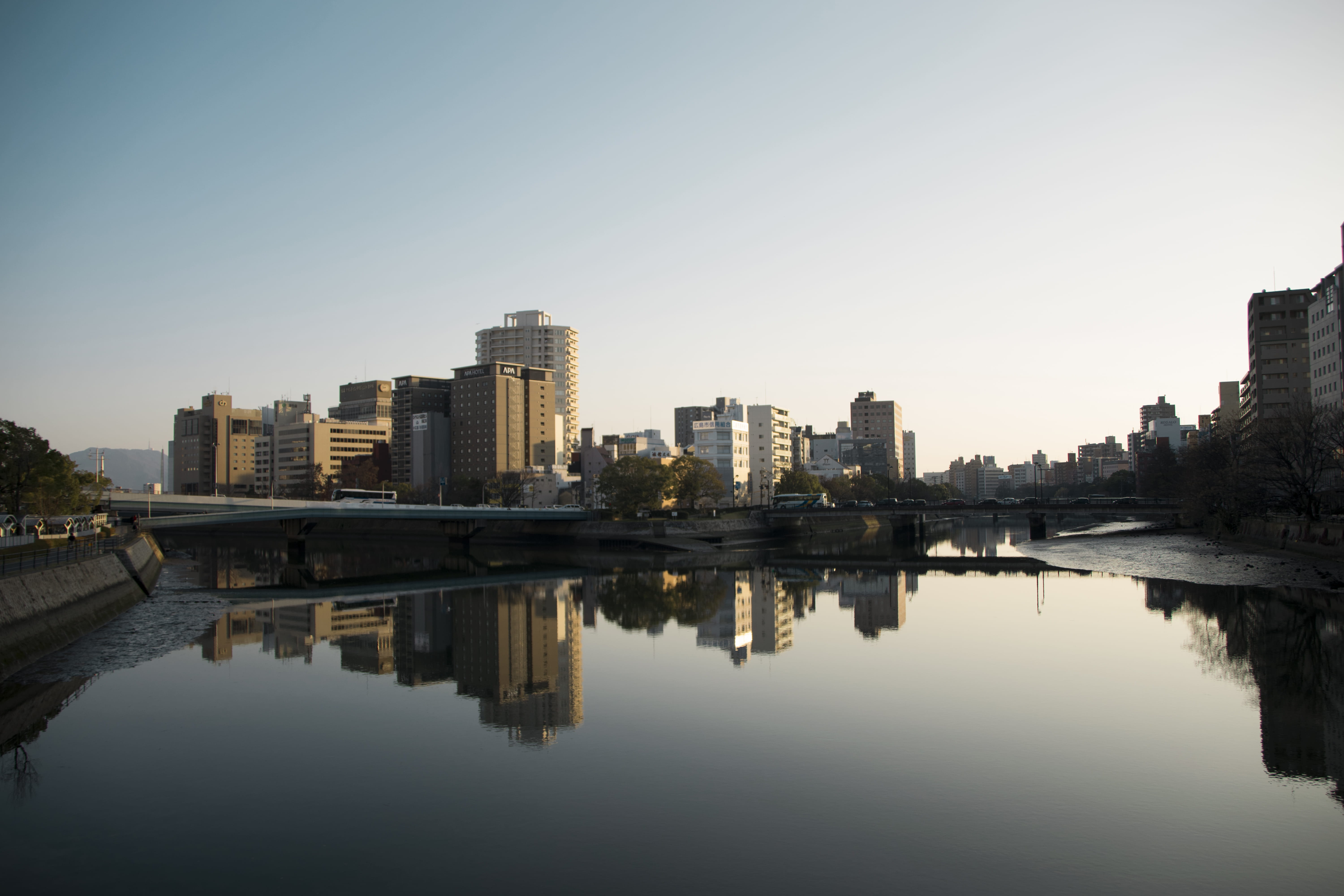 built structure, reflection, copy space, 5K, architecture, modern, river, building, urban skyline, city, mirror, cityscape, no people, financial district, HD Wallpaper