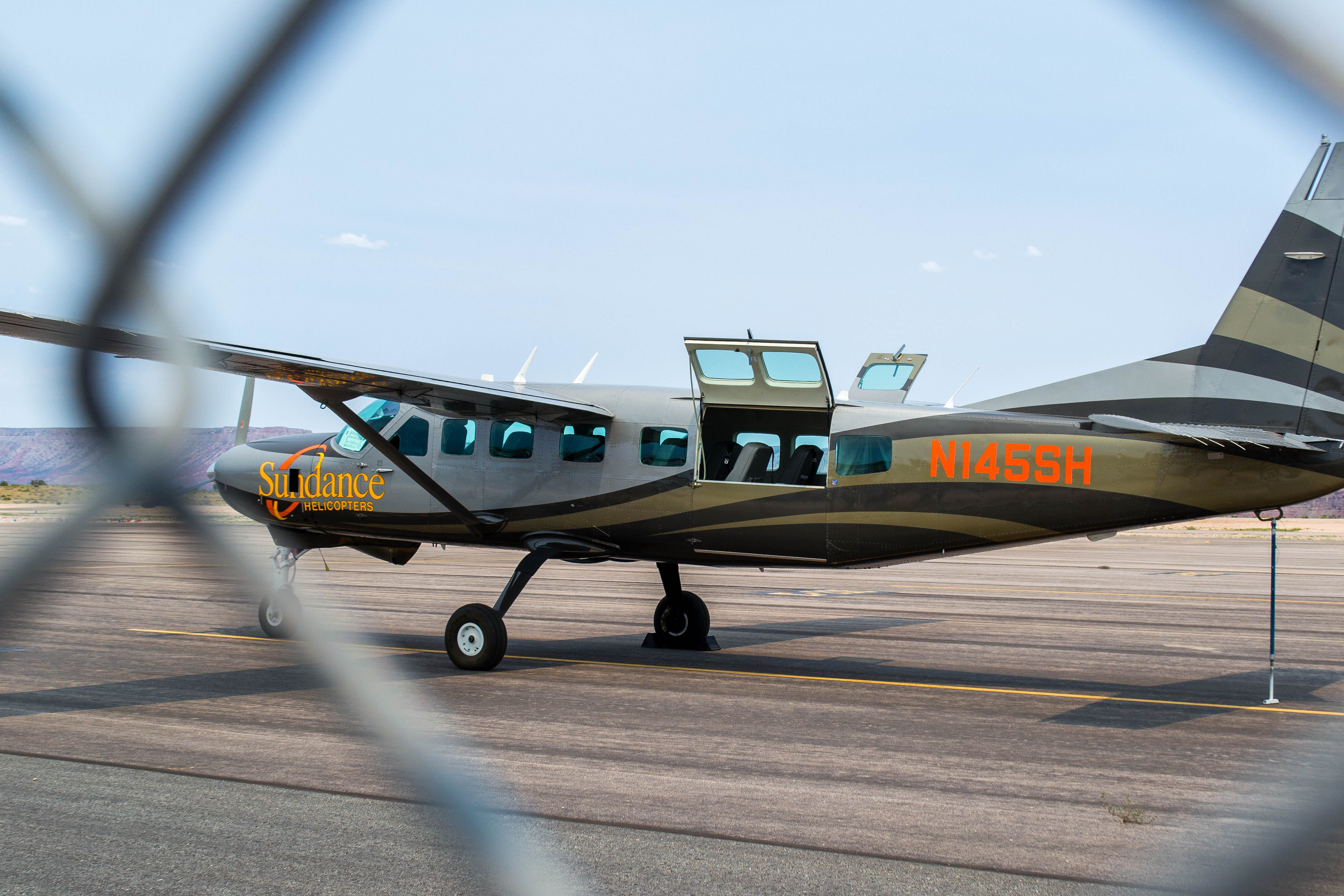 motion, no people, wire, wing, travel, seat, airport, grand canyon, leaving, airport runway, air force, air vehicle, usa, nature, aerospace industry, military, HD Wallpaper