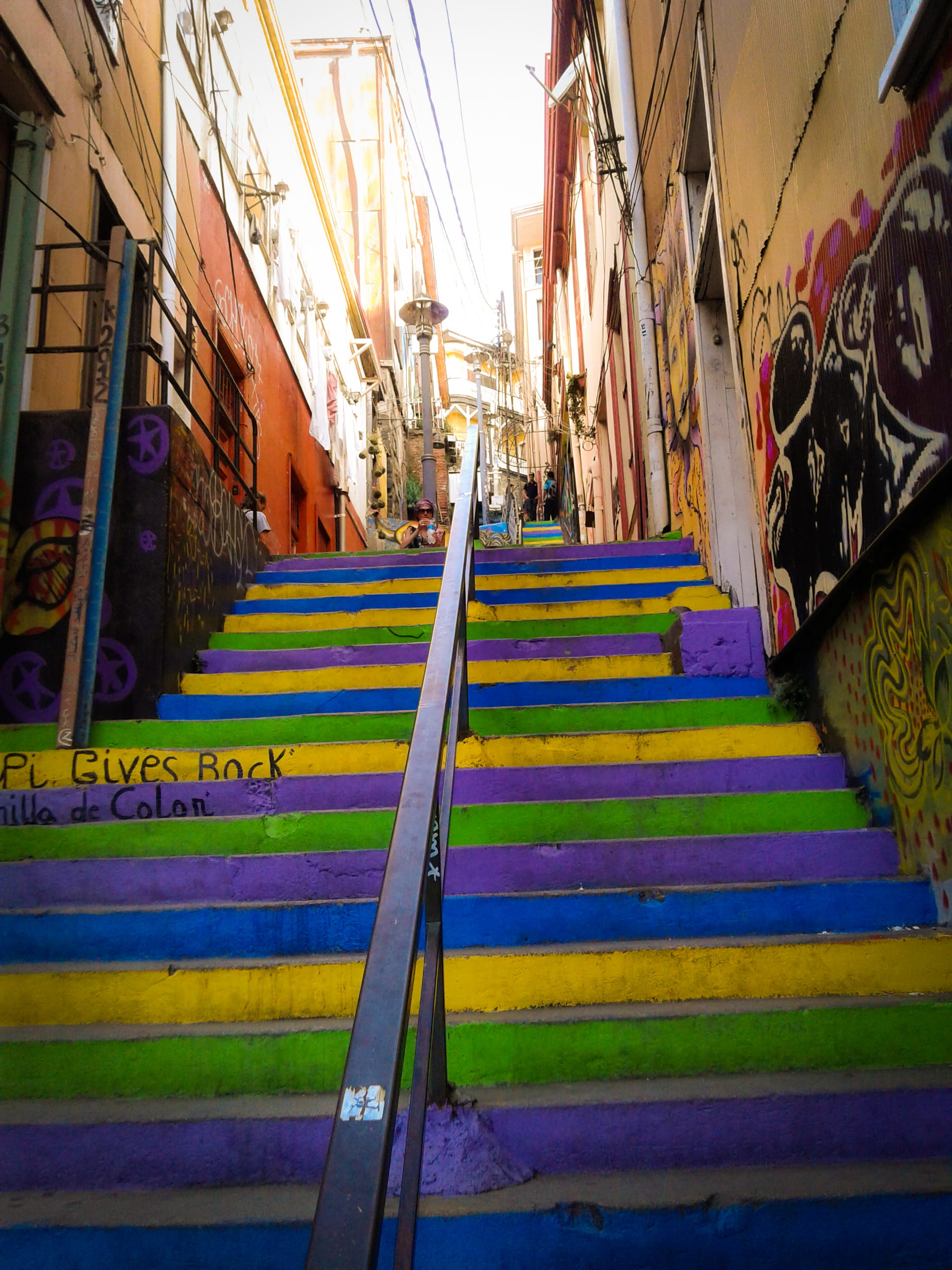 cerro alegre, direction, no people, city, the way forward, outdoors, graffiti, architecture, carpet - decor, steps and staircases, building exterior, railing, Phone HD Wallpaper