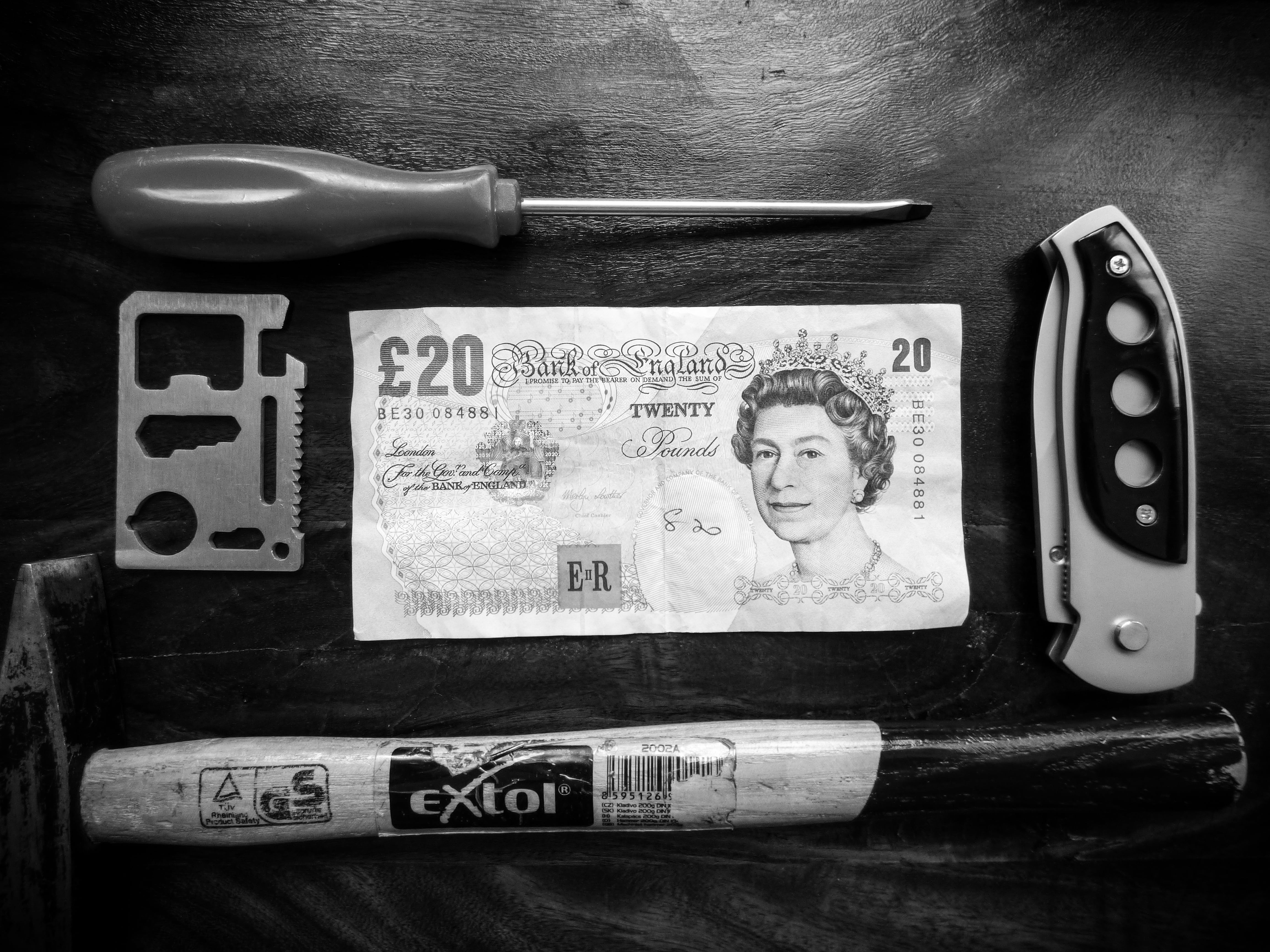 female likeness, technology, hammer, male likeness, fashion, indoors, still life, close-up, finance, paper currency, human representation, text, wealth, HD Wallpaper