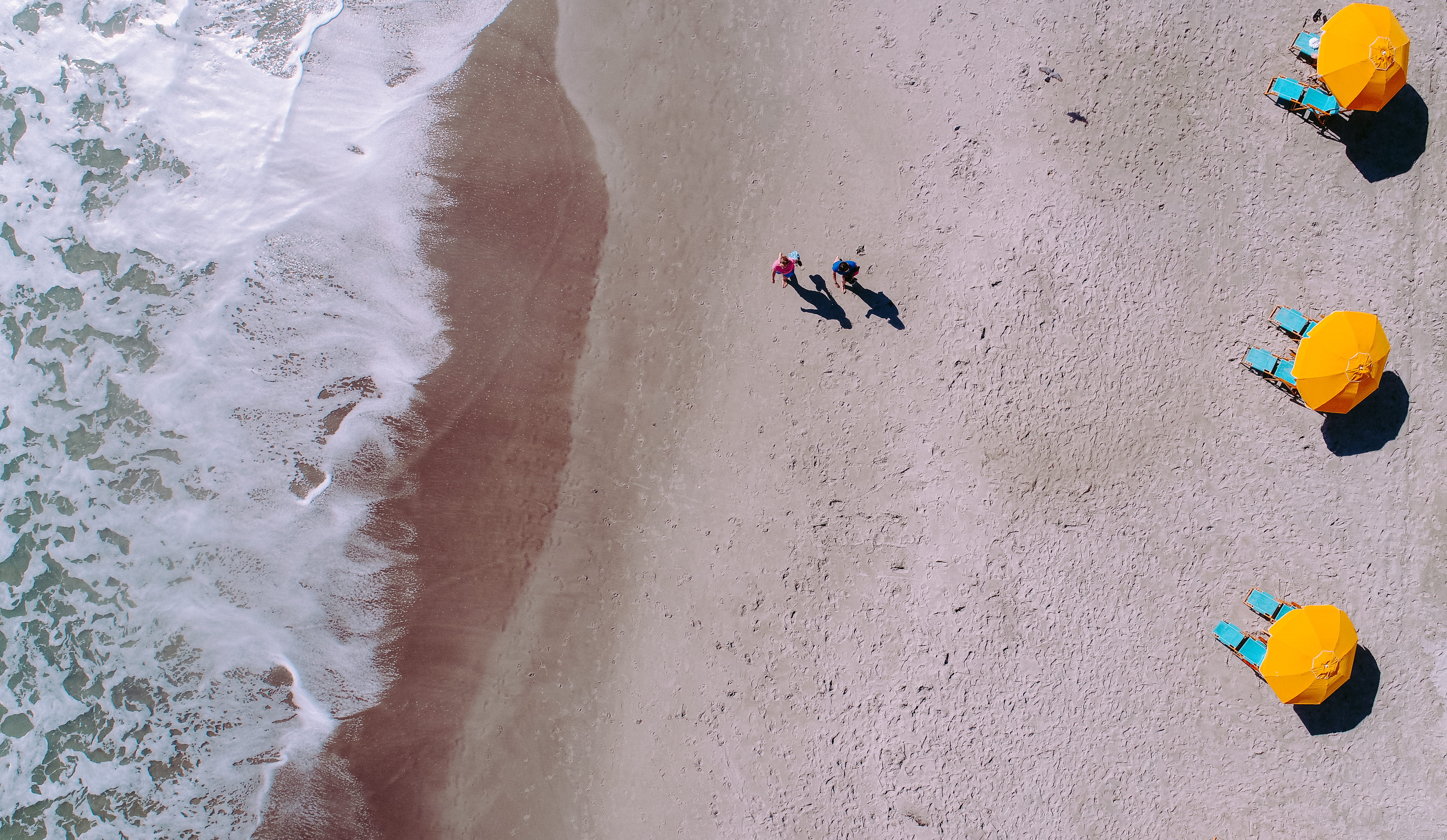 sport, outdoors, daytime, lifestyles, person, walking, united, vacations, ocean, day, seashore, leisure activity, sand, two, beach, states, cocoa, aerial, HD Wallpaper