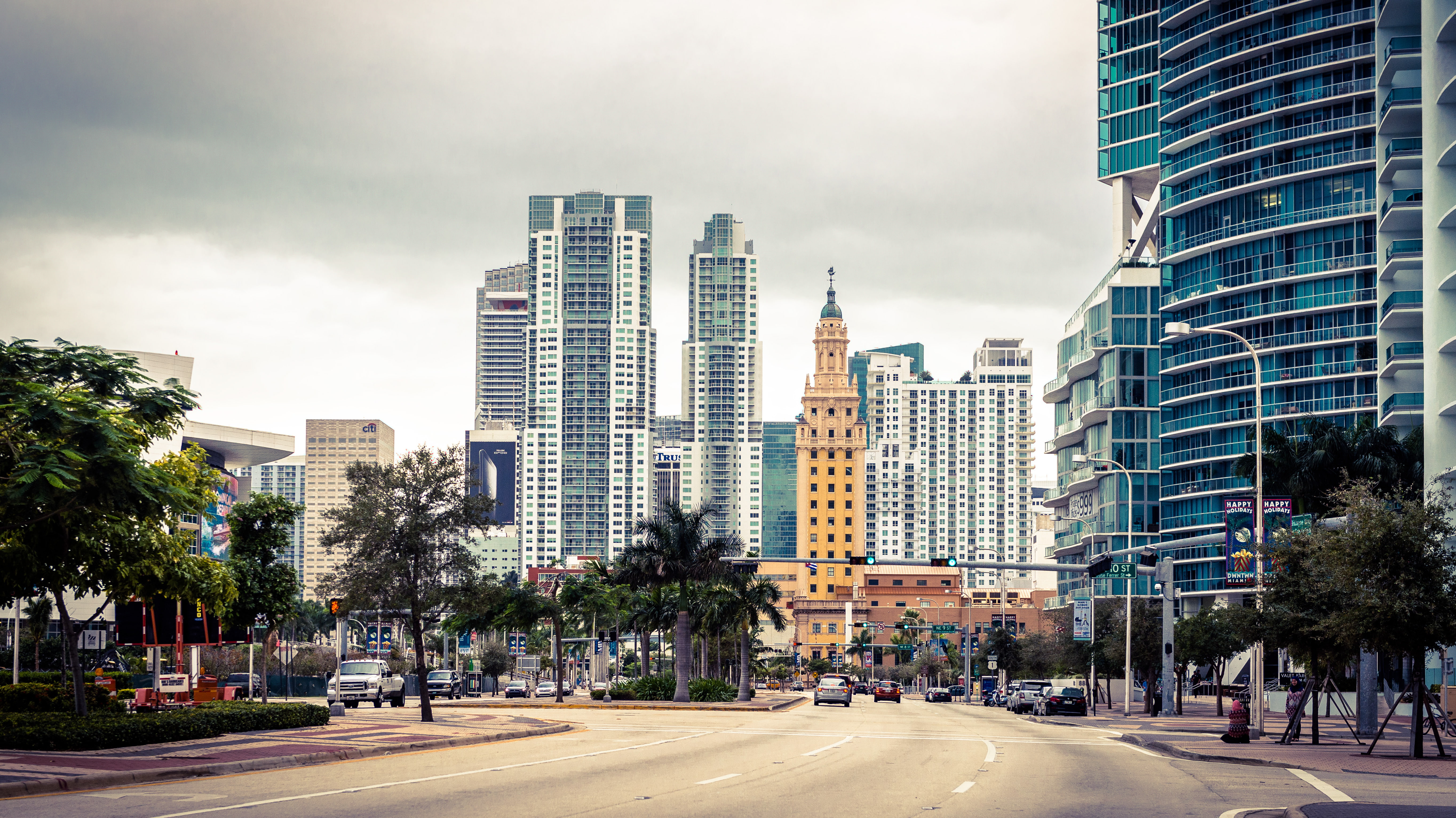 Miami, the sky, FL, the building, house, glass, cloud, blue, machine, florida, skyscraper, 5K, USA, building, street, tree, car, sky, HD Wallpaper