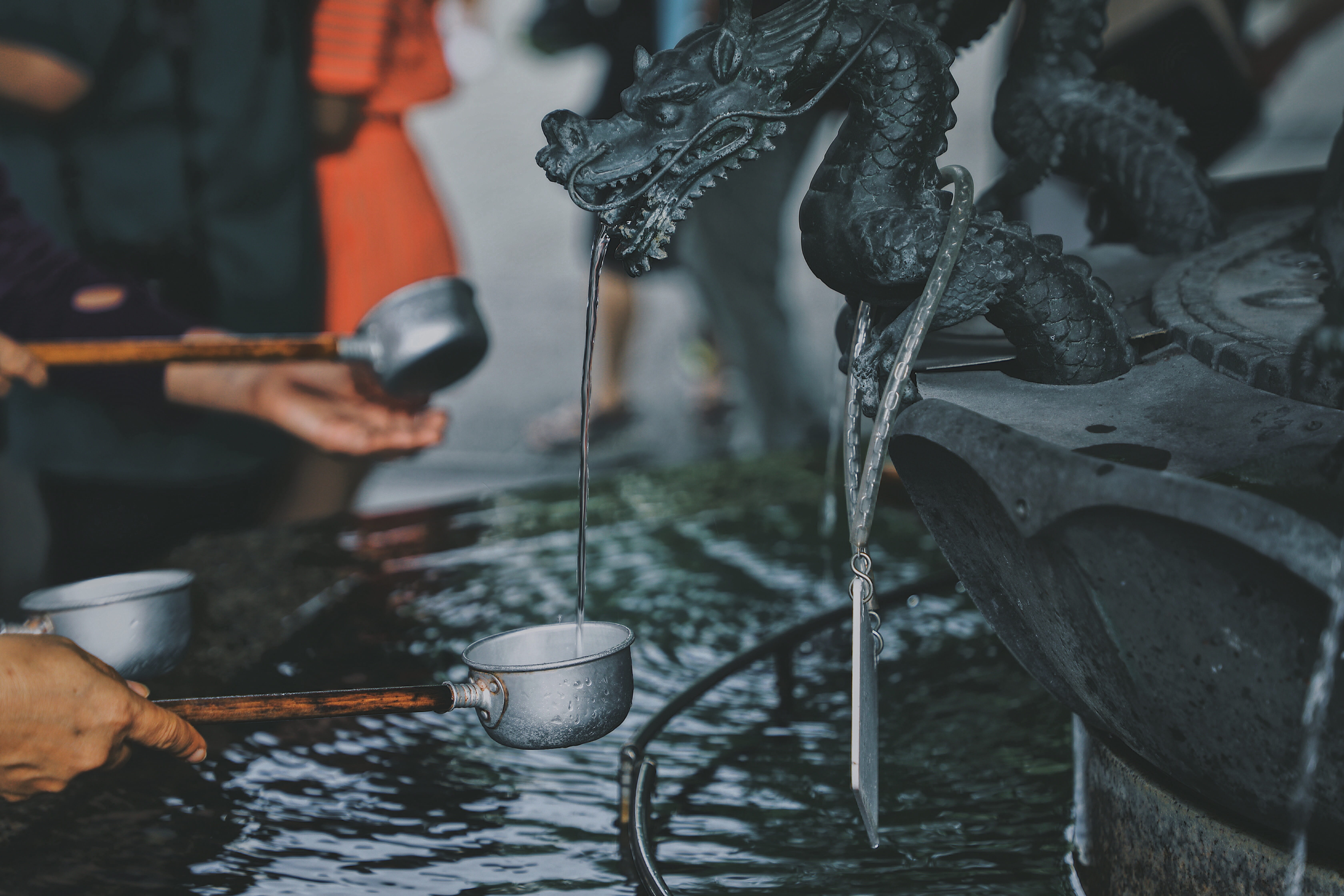 car, black, religion, shrine, worship, finger, japan, focus on foreground, 5K, flowing water, temple, human body part, tokyo, spirituality, automobile, HD Wallpaper