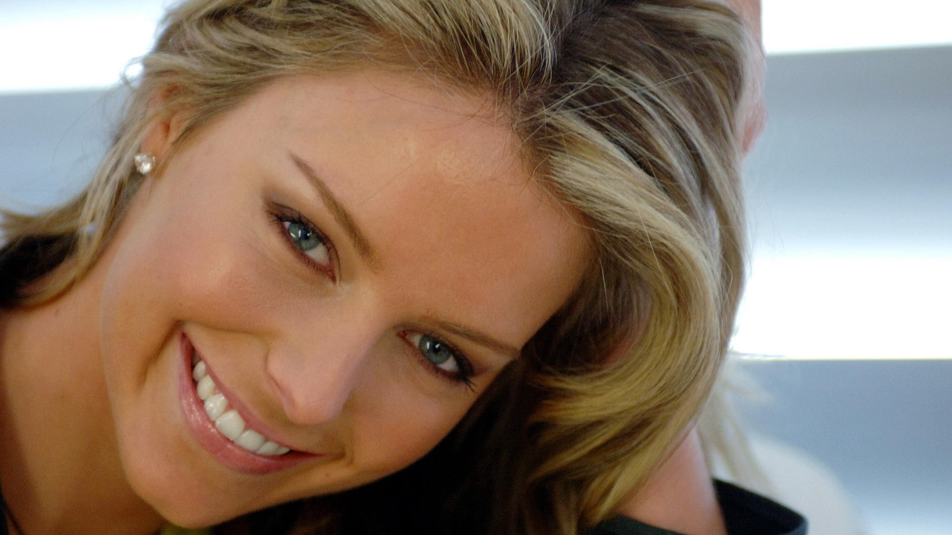 s, color Image, front view, top, girls, people, human hair, young Women, business, jennifer hawkins, females, positive Emotion, smiling, head And Shoulders, HD Wallpaper