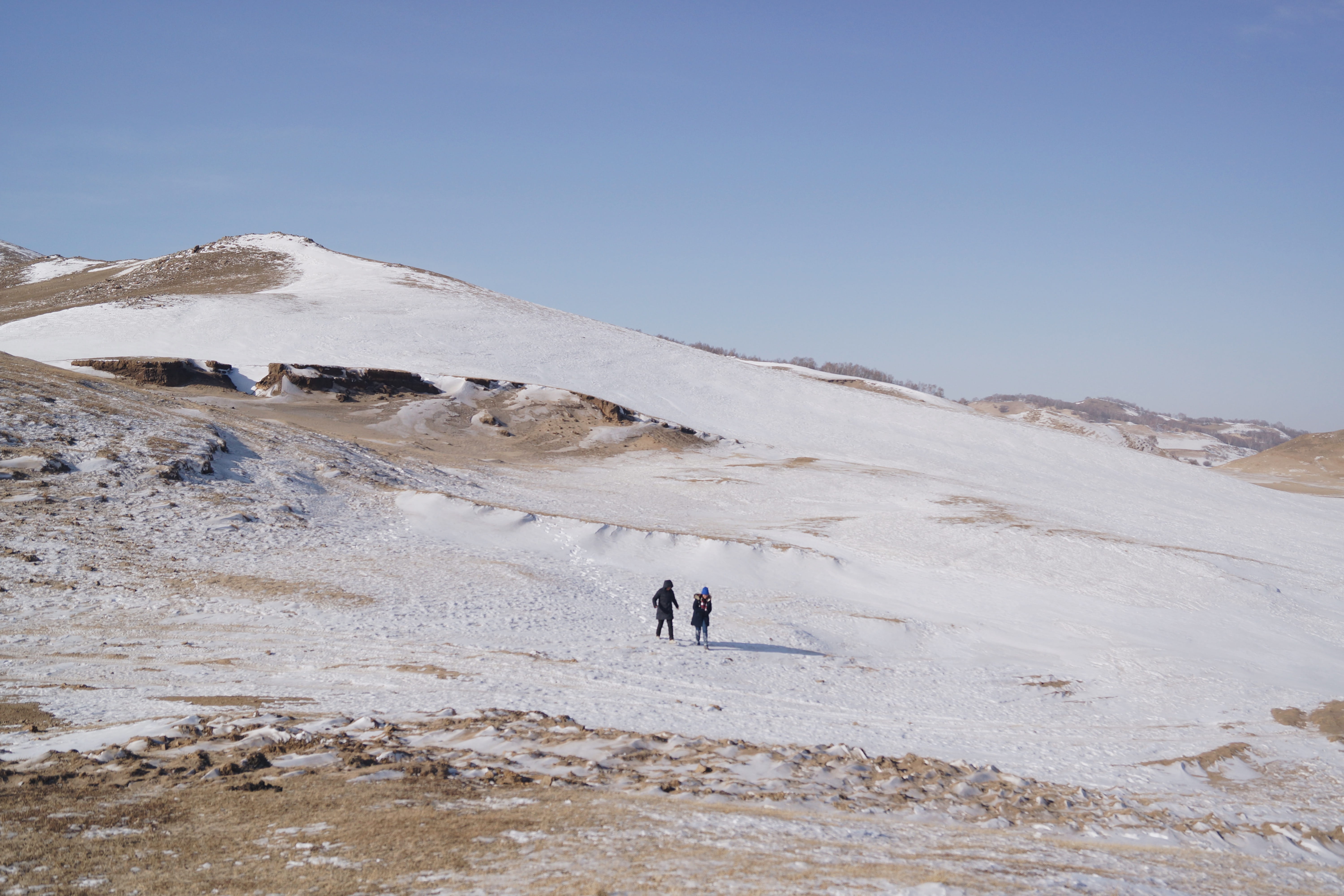 day, non-urban scene, landscape, plateau, outdoors, person, sand, men, mountain range, nature, mountain, unrecognizable person, two people, land, inner mongolia, HD Wallpaper