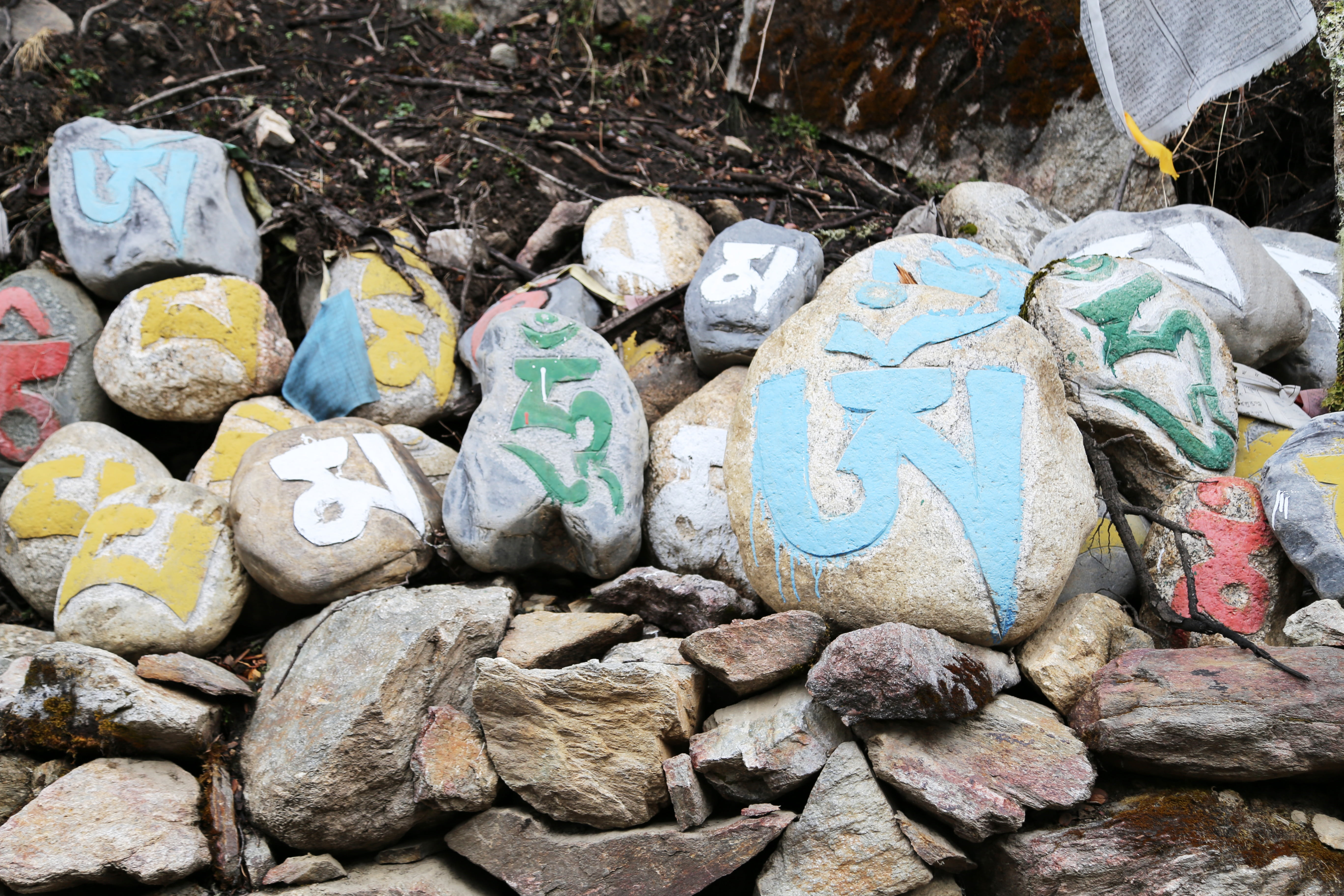 day, pollution, rock, environment, garbage, nature, 5K, tibet, high angle view, stone, variation, outdoors, stone - object, lake, six-word memoirs, abundance, HD Wallpaper