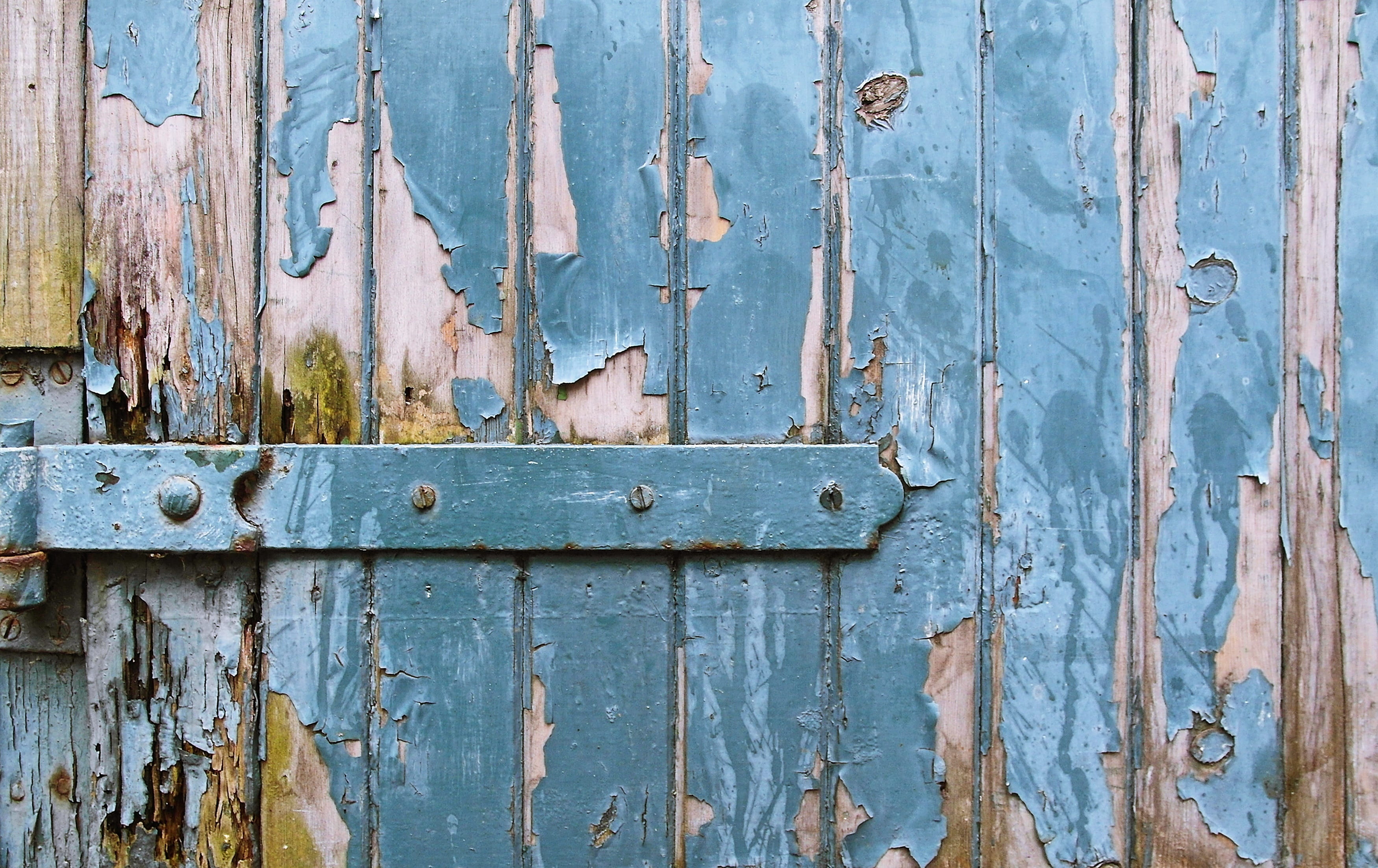 entrance, footwear, deterioration, latch, security, metal, handle, full frame, hole, steel, abandoned, fashion, run-down, robe, rust, evening dress, lock, HD Wallpaper