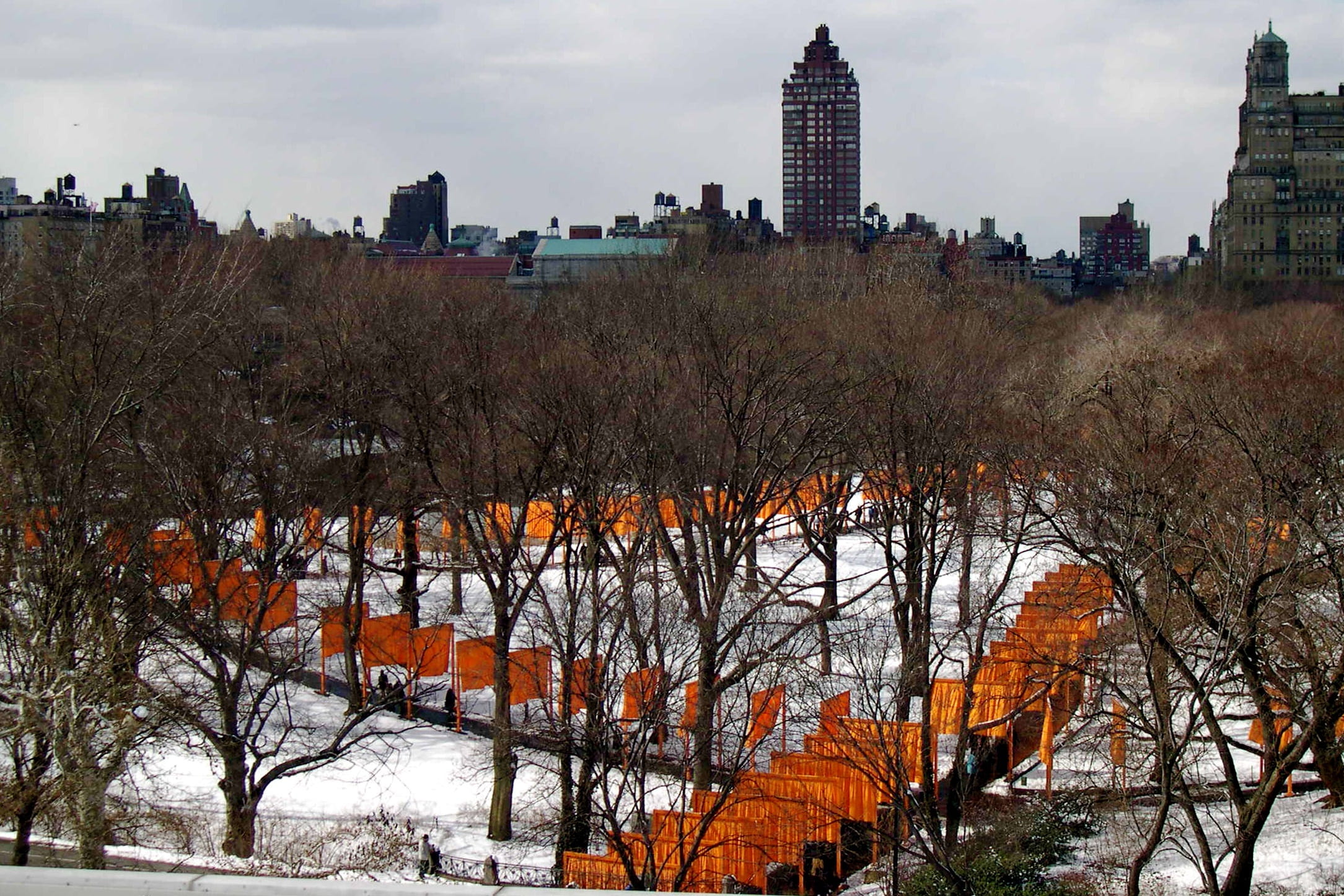 central, no people, cloud - sky, park, city, new york, winter, built structure, growth, cristos gates, architecture, nyc, colorful, sculpture, bare tree, HD Wallpaper
