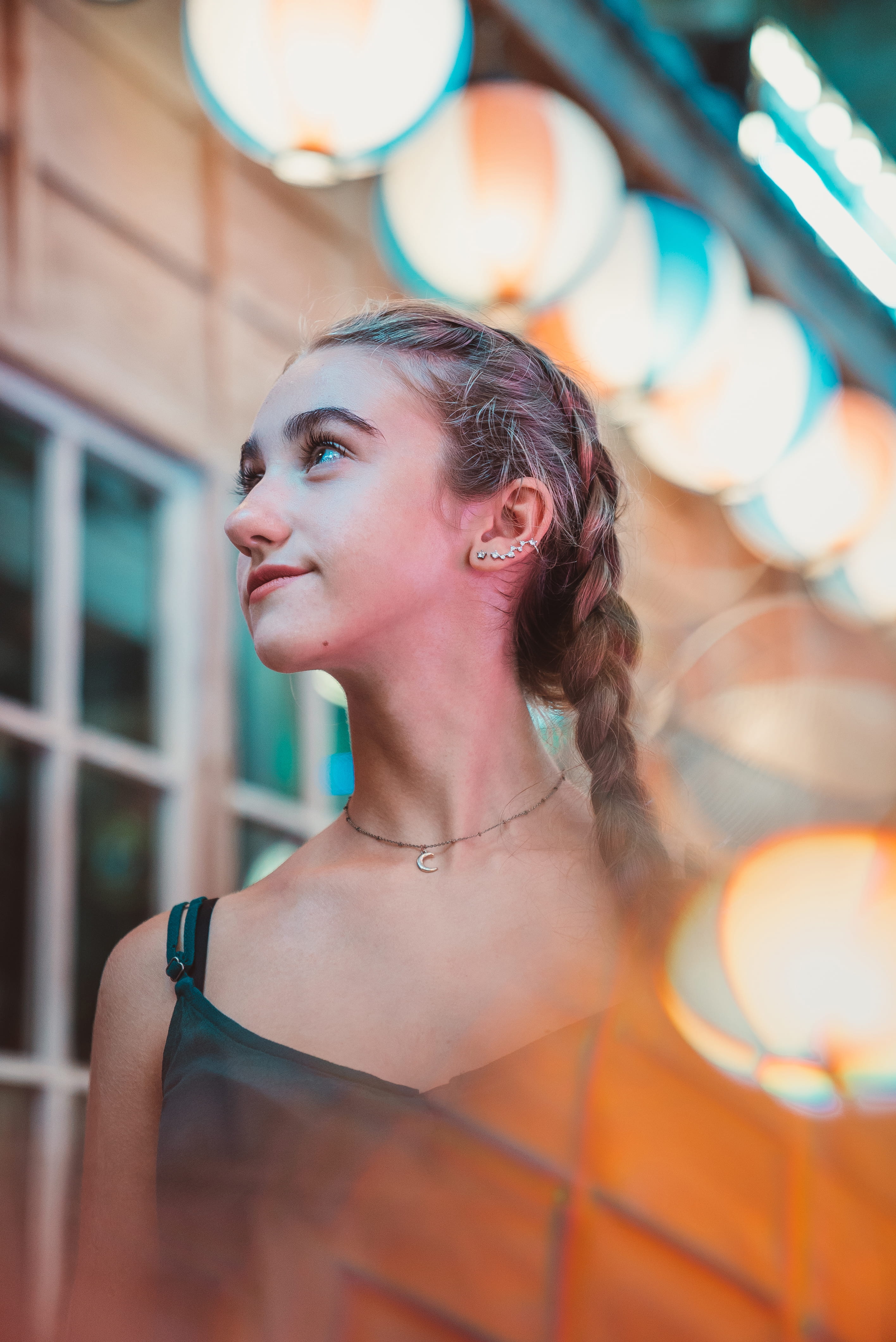 girl, real people, fashion, think, young women, look, lifestyles, canda, woman, 4K, near, beautiful woman, hair, young adult, adult, headshot, architecture, Phone HD Wallpaper