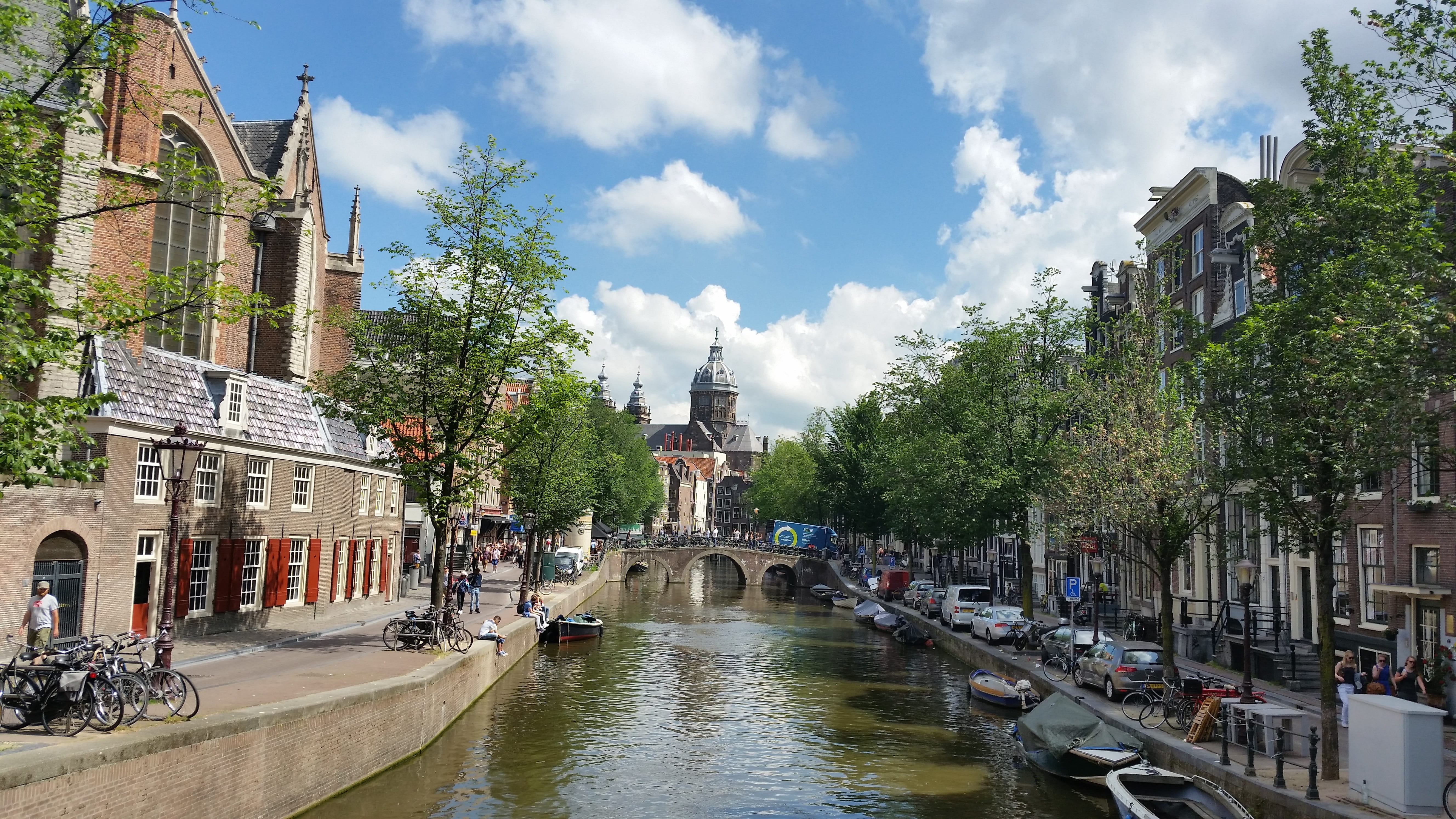 built Structure, outdoors, europe, incidental people, river, 5K, travel destinations, cityscape, waterfront, cloud - sky, plant, amsterdan, architecture, HD Wallpaper