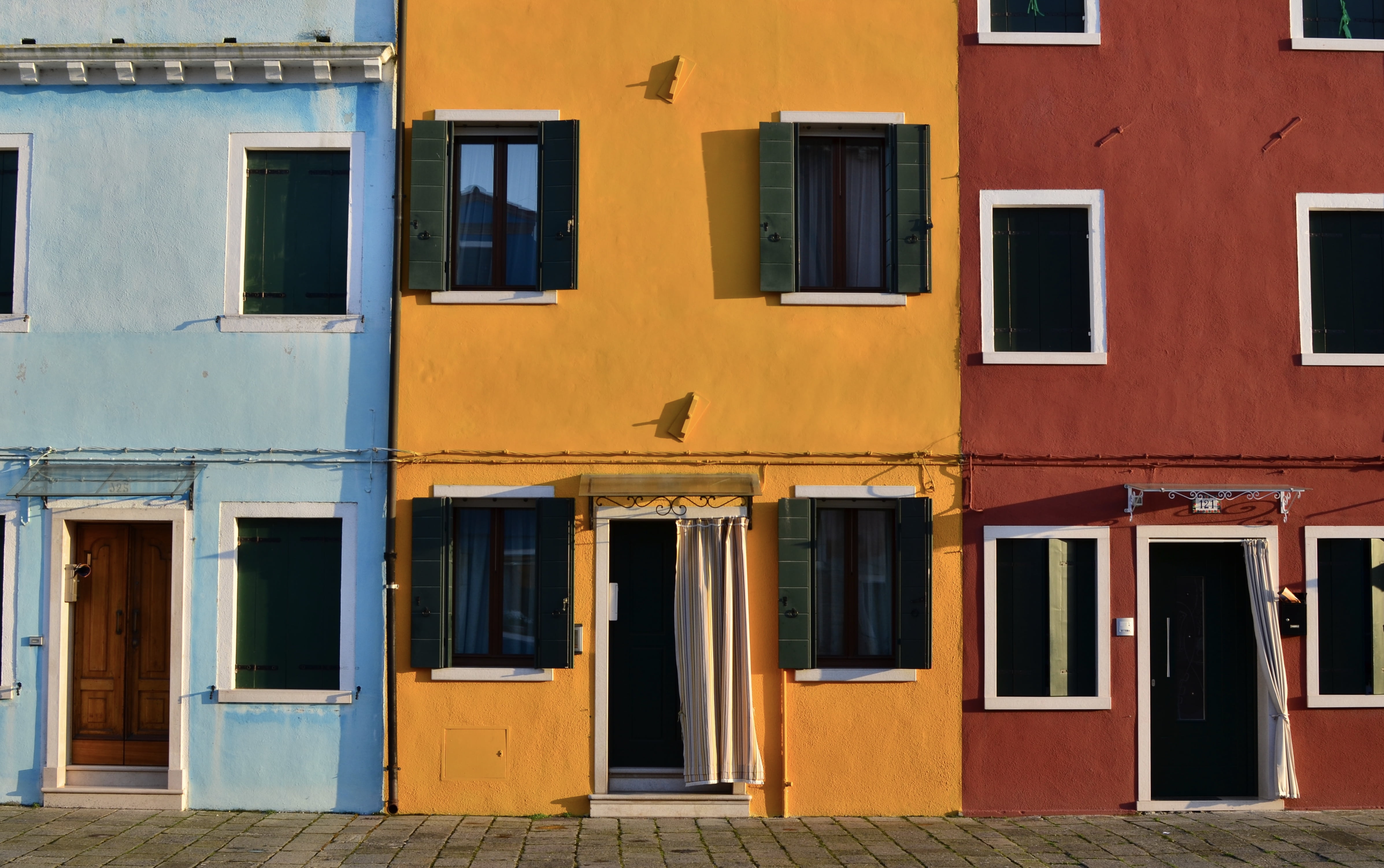 colourful, entrance, city, colorful, orange color, sunlight, buildiings, day, street, 4K, outdoors, windows, house, building exterior, closed, glass - material, HD Wallpaper