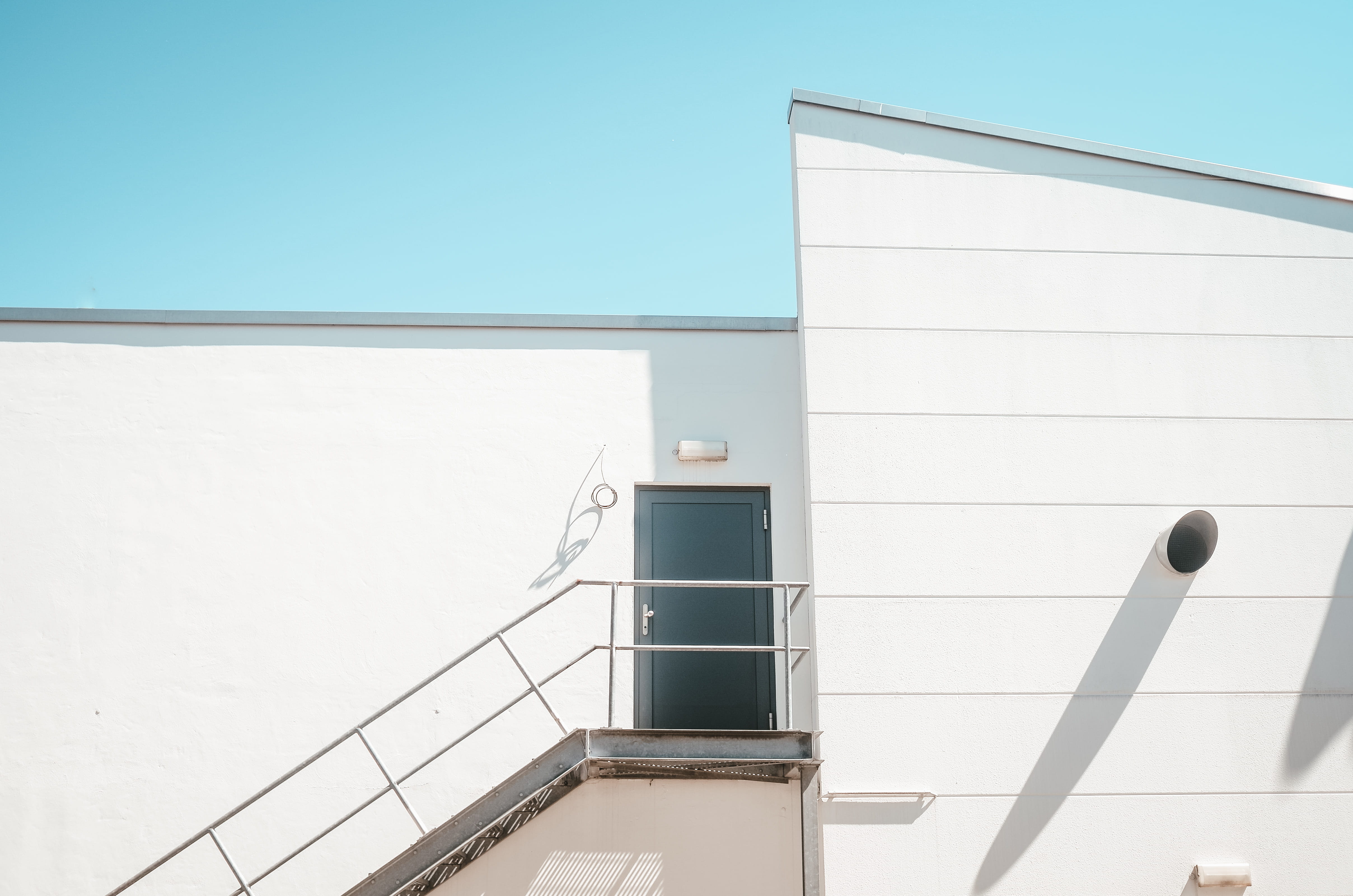 4K, staircase, curtain, handrail, nature, home decor, office building, outdoors, building, modern, interior design, low angle view, window, day, city, HD Wallpaper