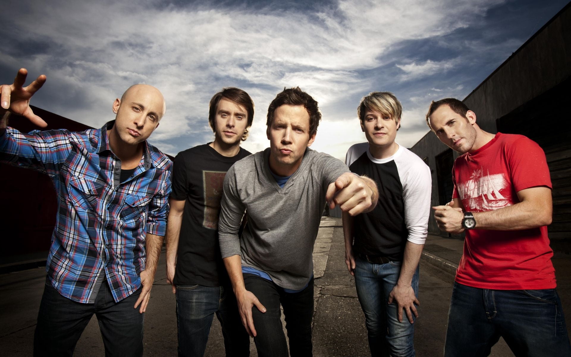 simple plan, casual clothing, adult, bonding, cheerful, success, males, teenager, 1080P, group Of People, band, standing, front view, caucasian Ethnicity, HD Wallpaper