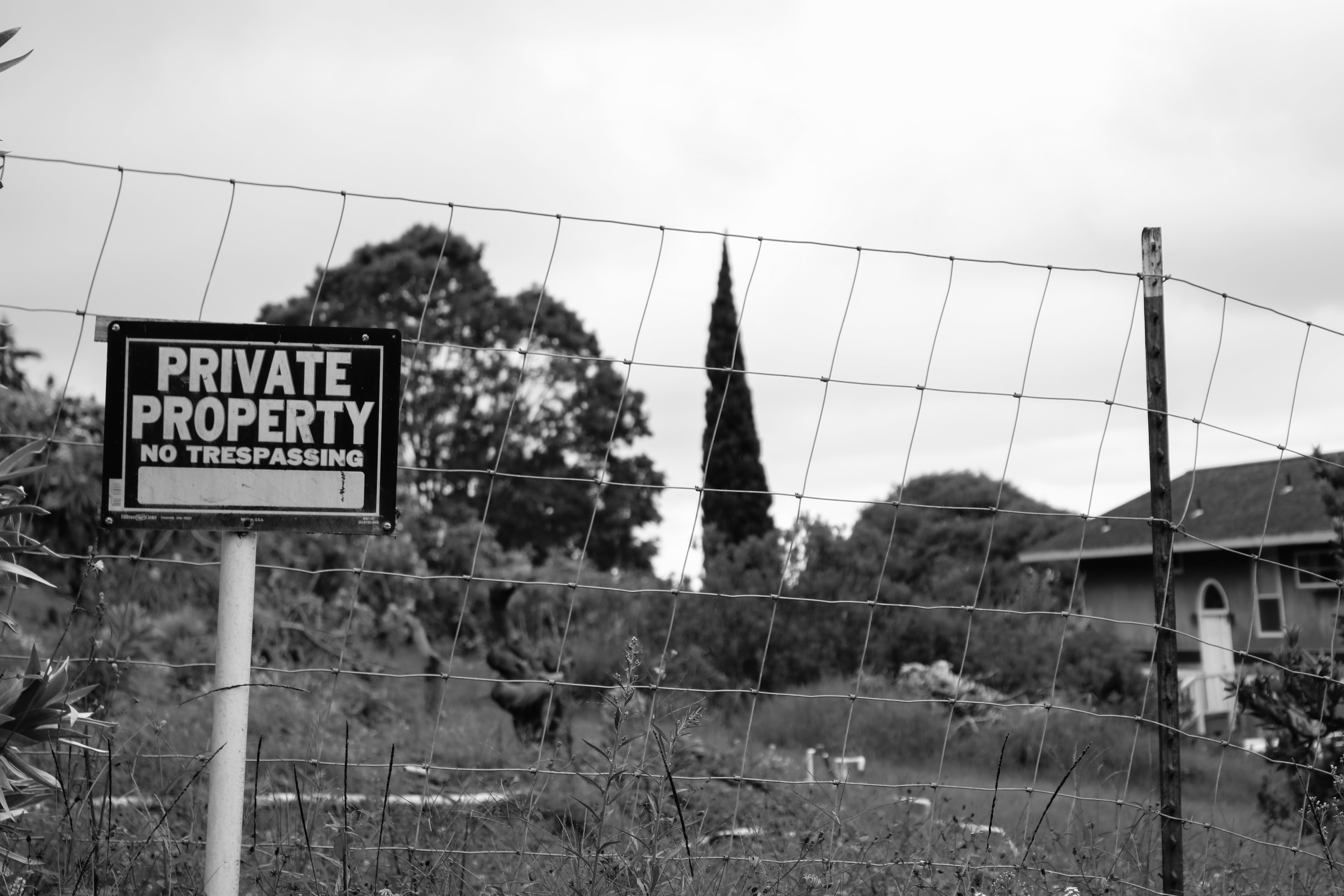 safety, 5K, symbol, barrier, fence, tree, private, sign, outdoors, boundary, architecture, nature, house, warning sign, western script, day, land, landscape, HD Wallpaper